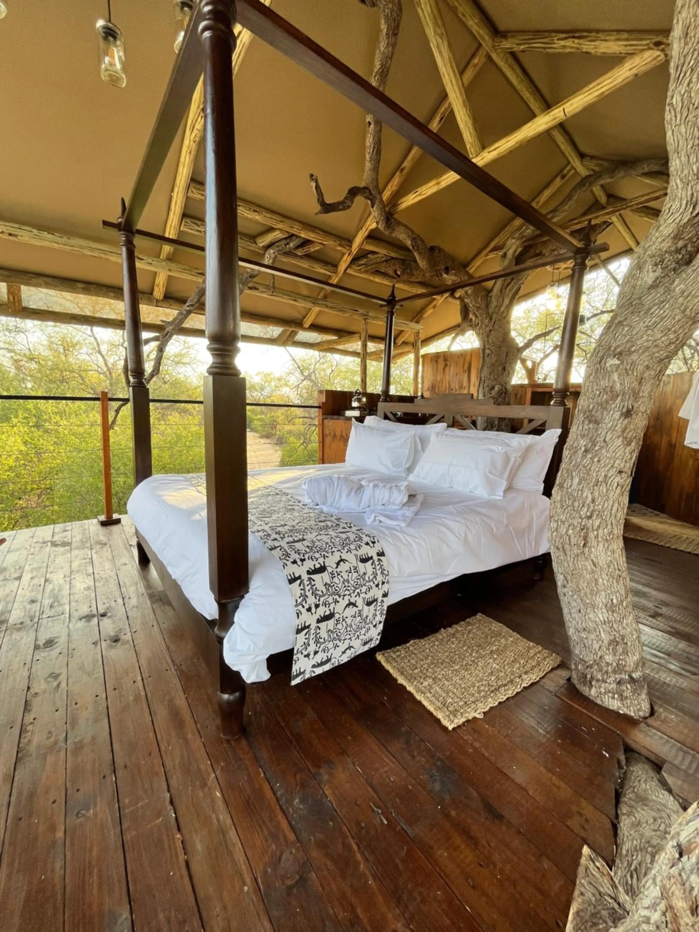 Bed in Ondudu Safari Lodge