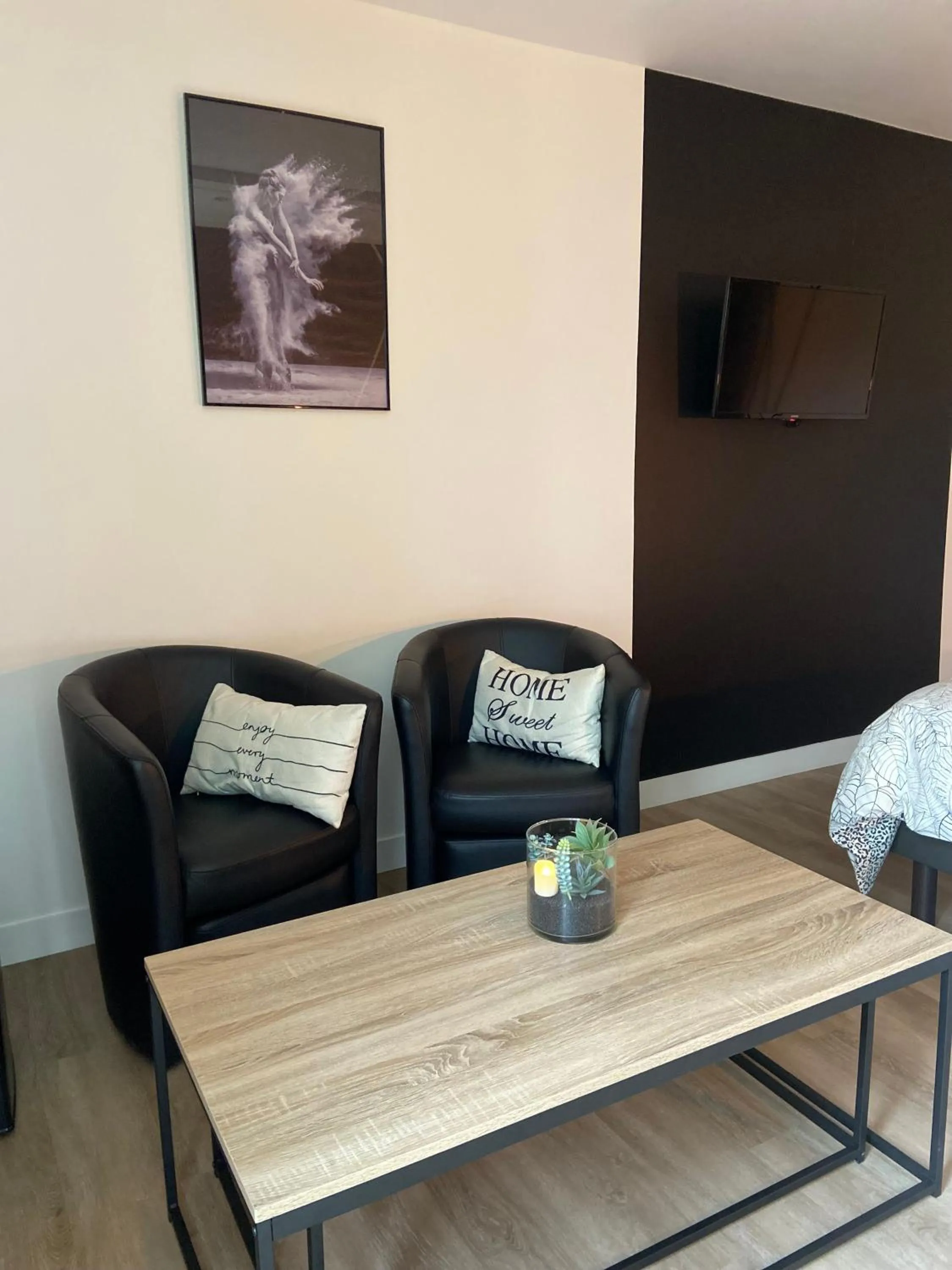 Seating area in Au fil de l’Ô