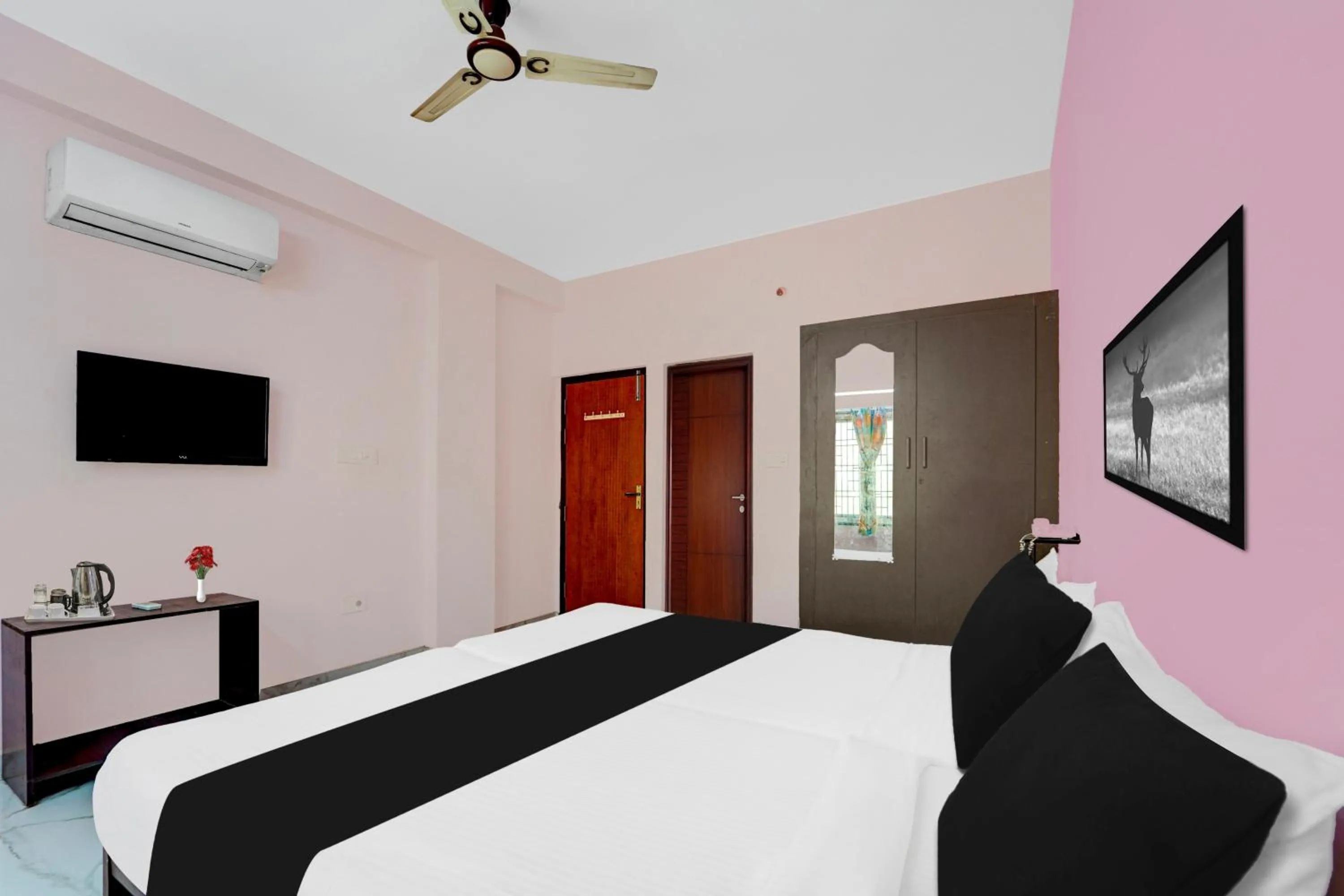 Bedroom in Super Hotel O Madurai Near Bus Stand