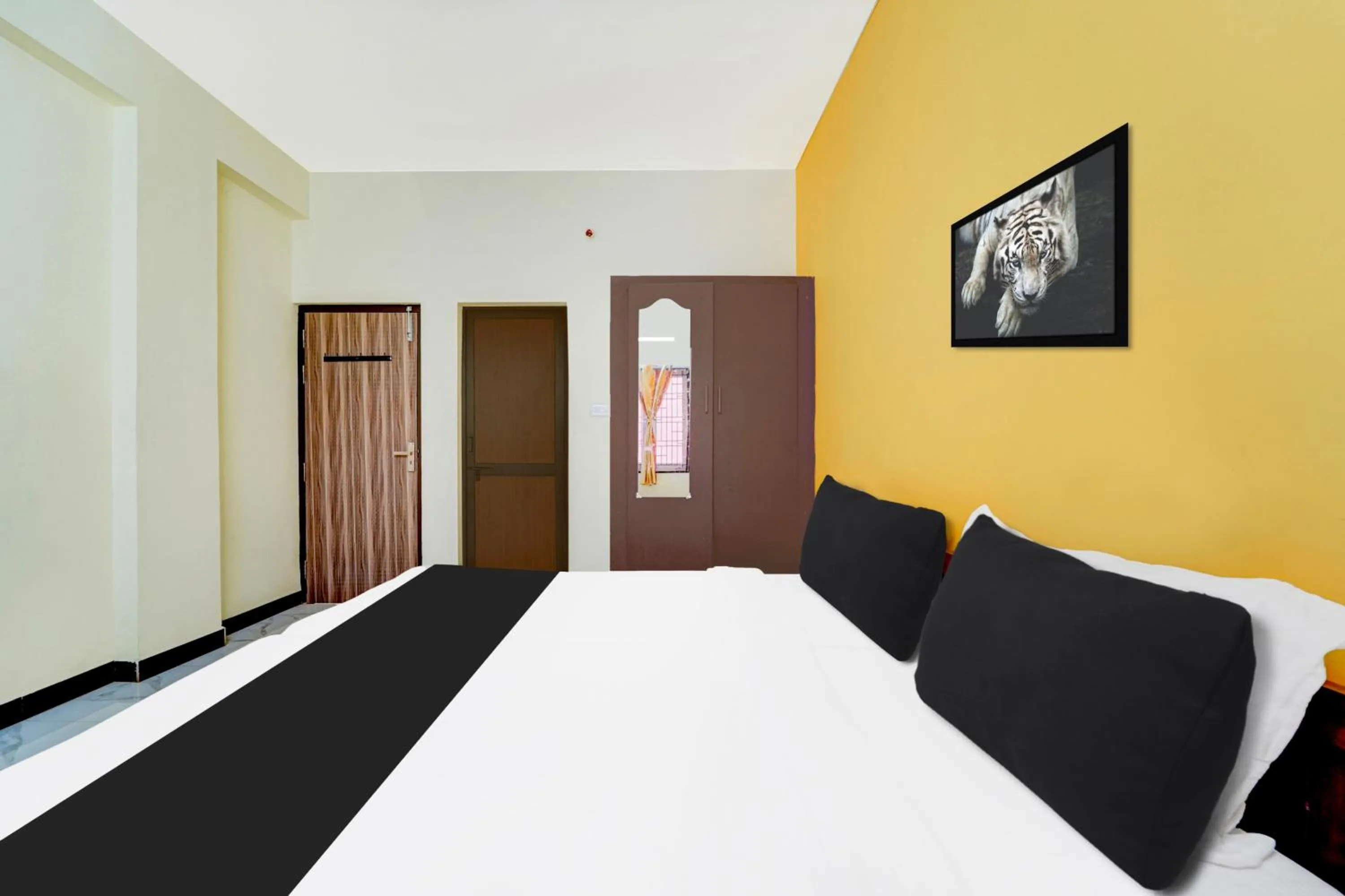 Bedroom in Super Hotel O Madurai Near Bus Stand