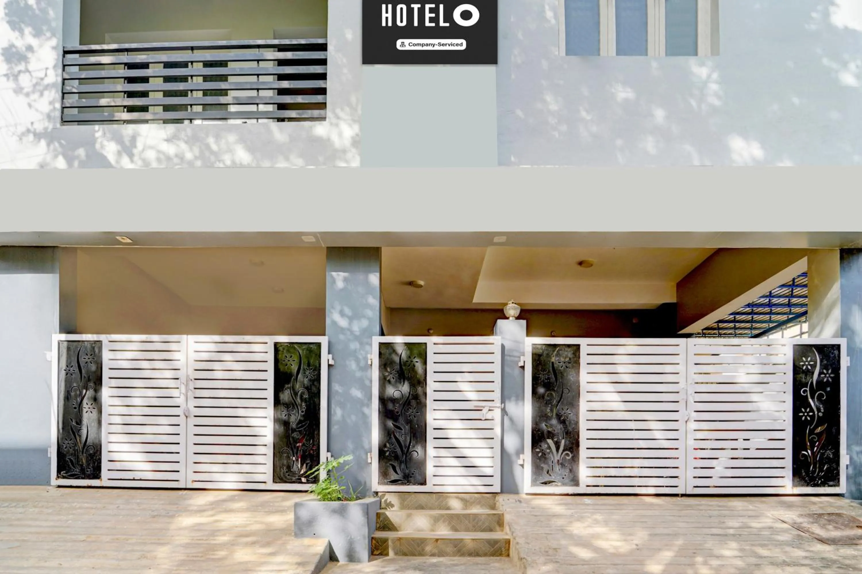 Facade/entrance in Super Hotel O Madurai Near Bus Stand