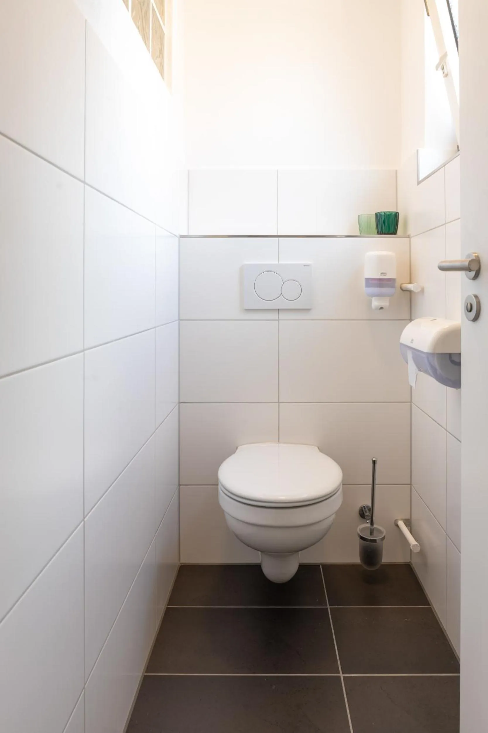 Toilet in Hotel Clement - Bed & Breakfast