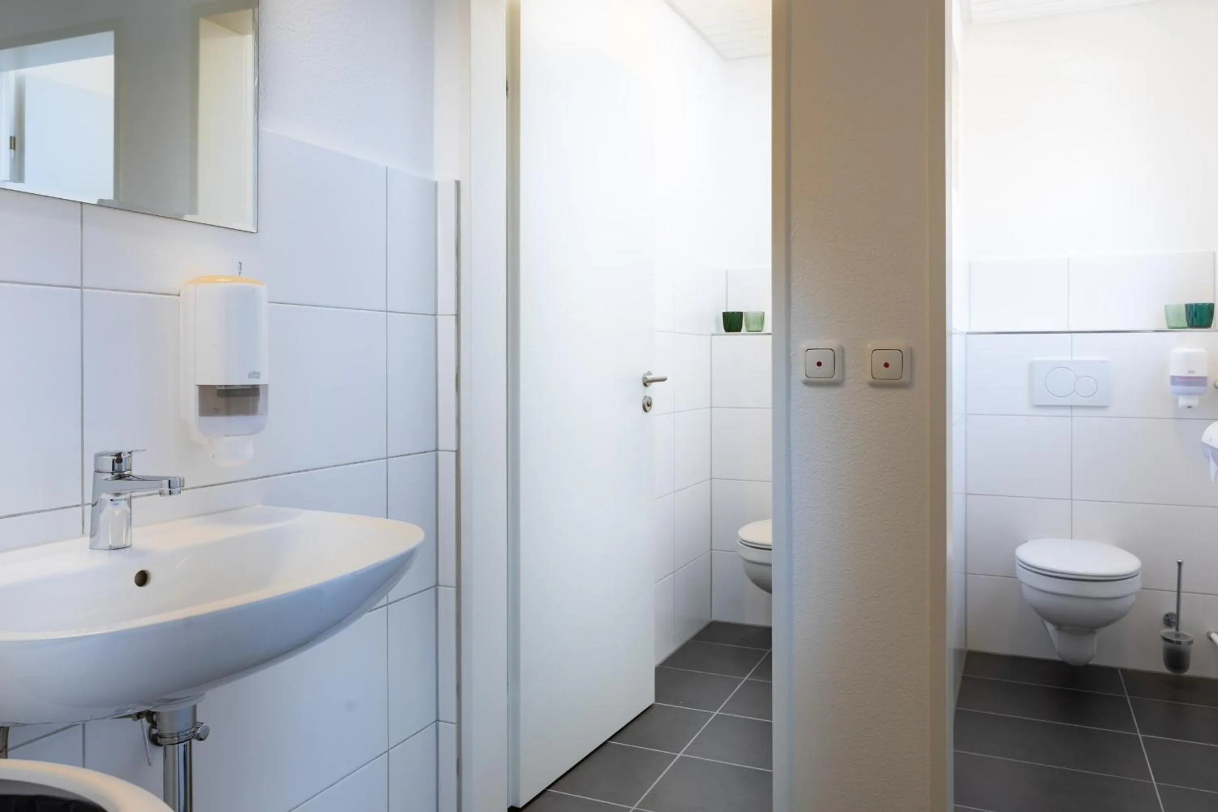 Toilet in Hotel Clement - Bed & Breakfast