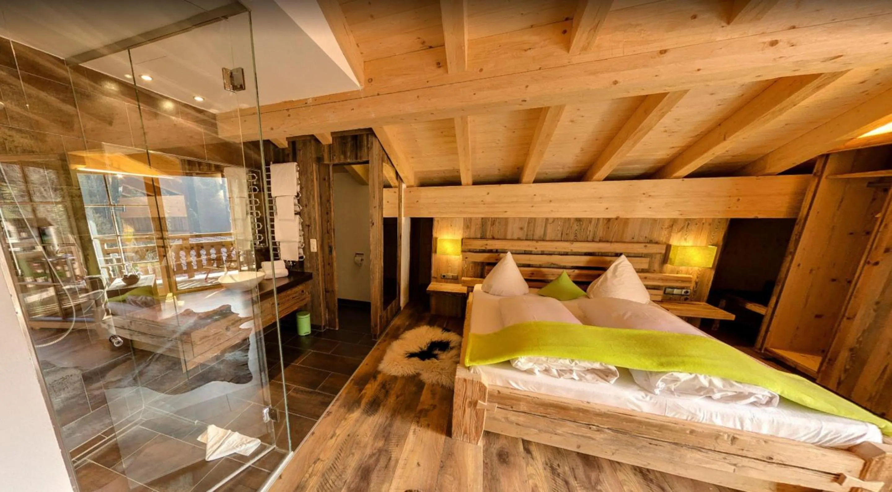 Bedroom, Bed in Feuriger Tatzlwurm Berghotel & Spa, BW Signature Collection