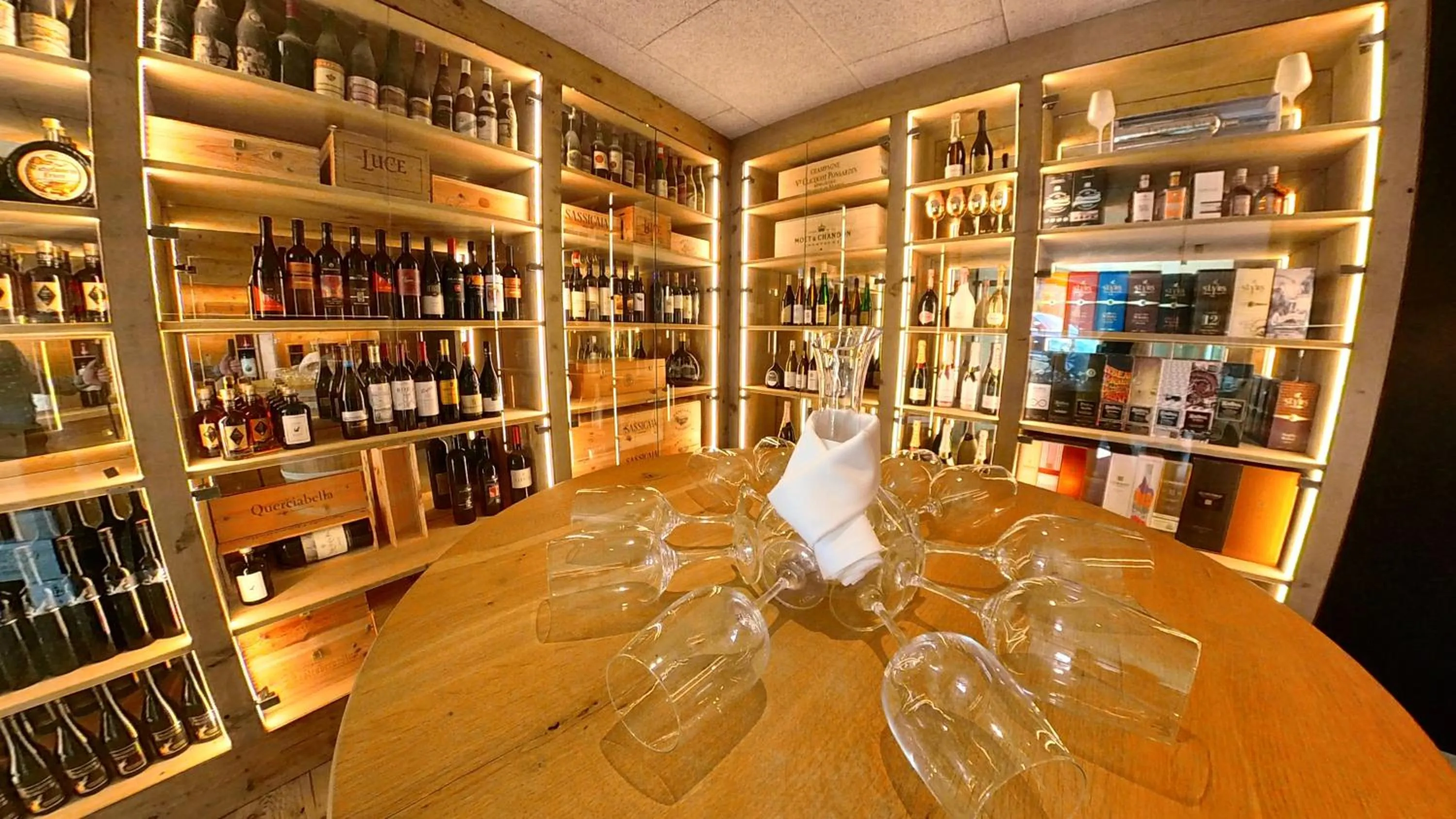 Lounge or bar in Feuriger Tatzlwurm Berghotel & Spa, BW Signature Collection