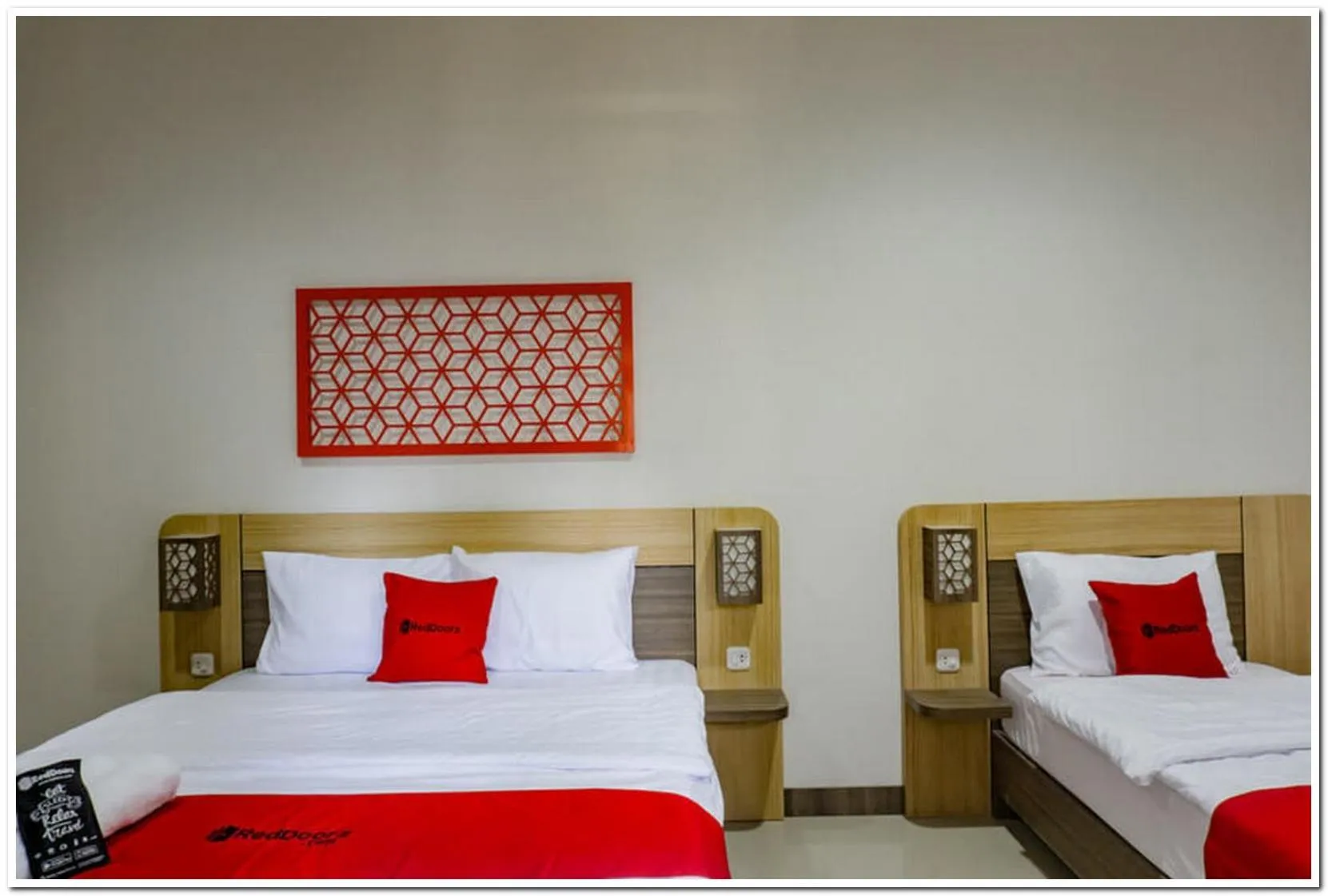 Bed in RedDoorz near Jogja City Mall 4