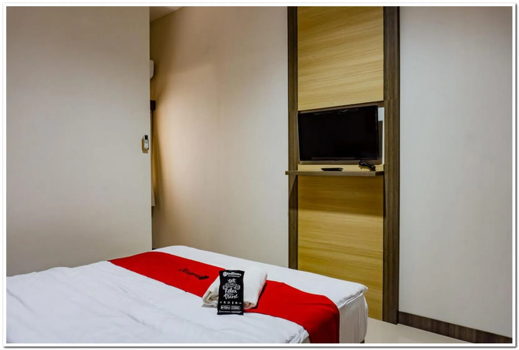 Bed in RedDoorz near Jogja City Mall 4