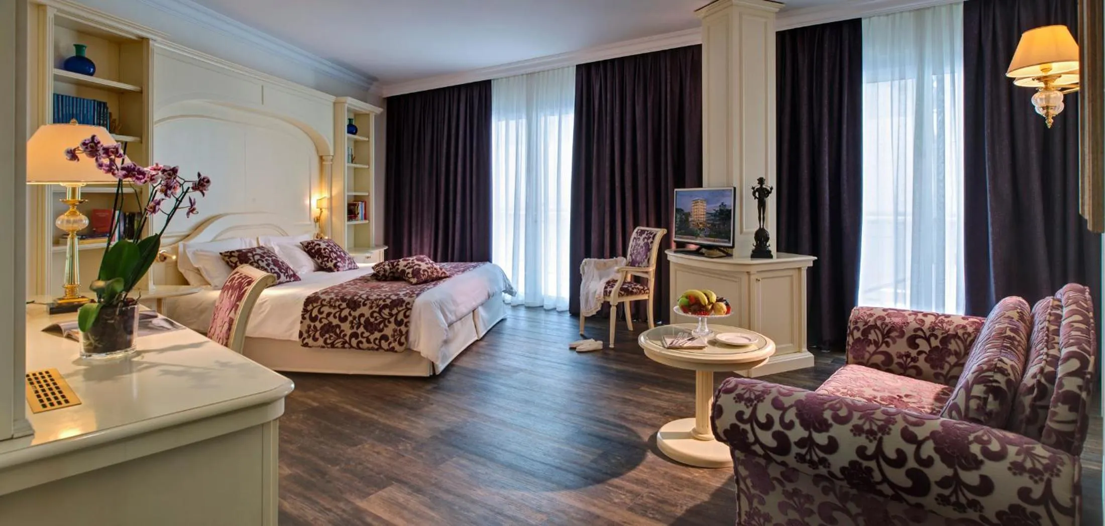 Bedroom in Tritone LUXURY HOTEL THERMAE & SPA