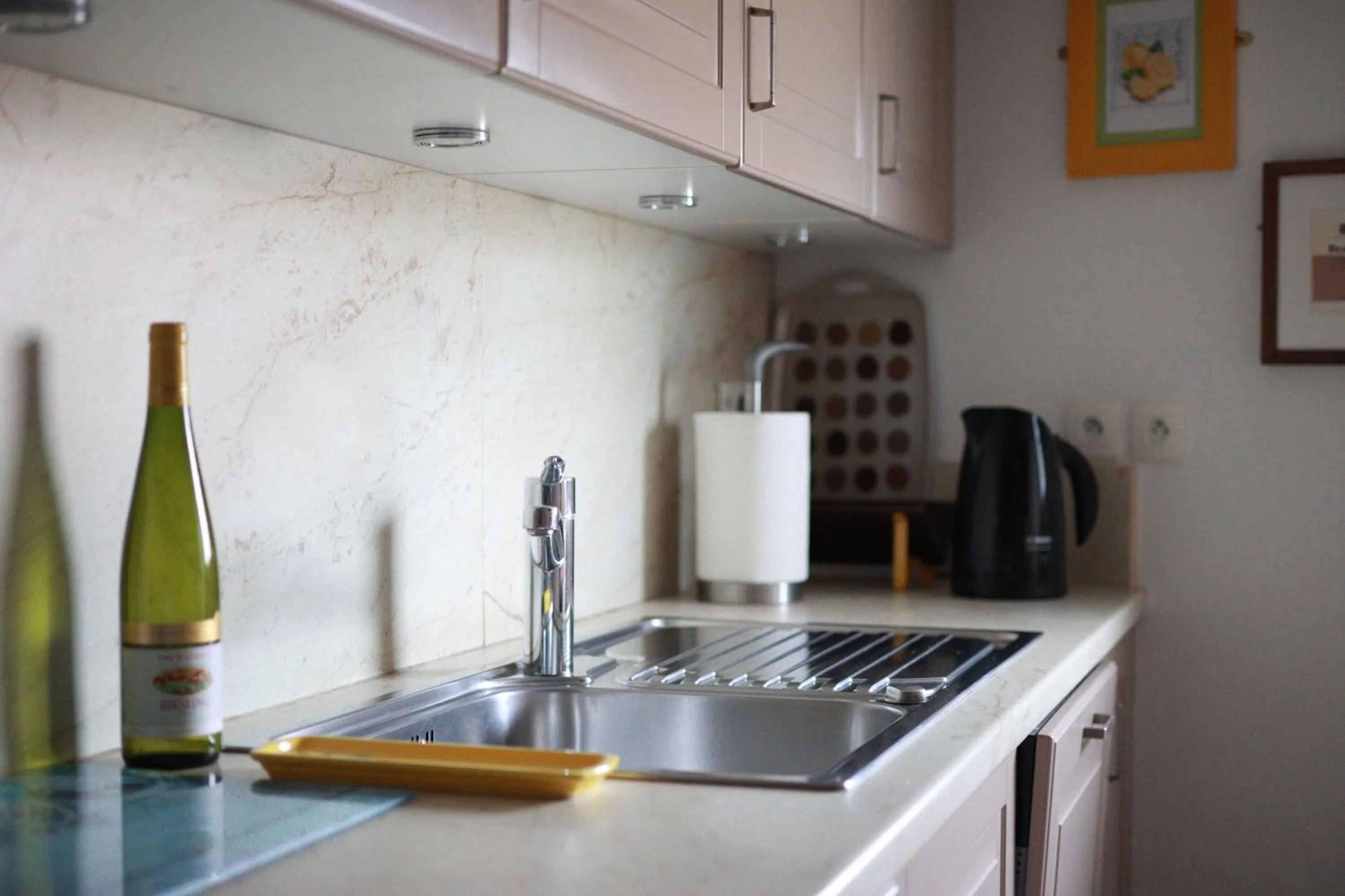 Coffee/tea facilities in Casa Del Mar - Beautiful Two Bedroom Penthouse Apartment