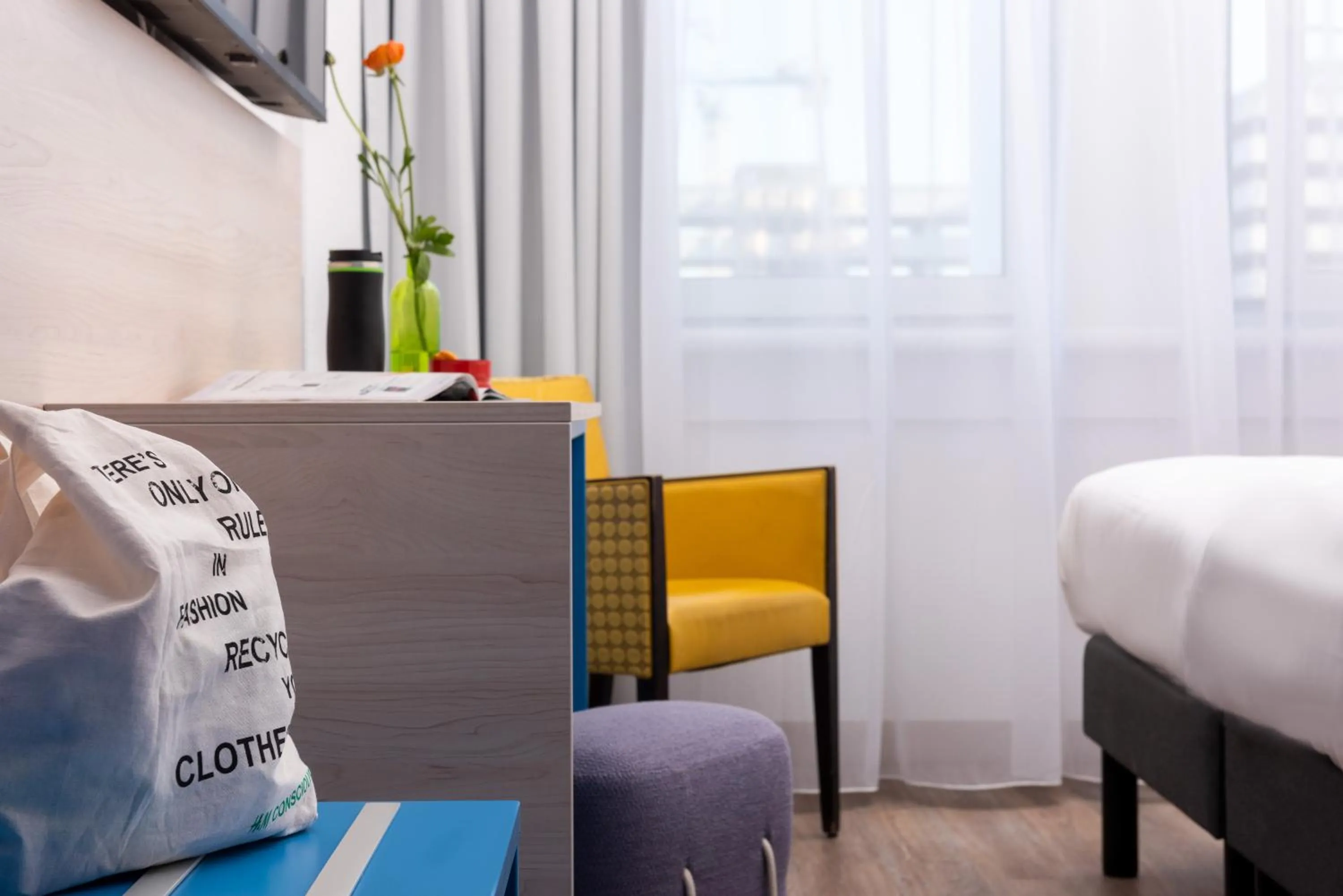 Seating area, Bed in greet Berlin Alexanderplatz