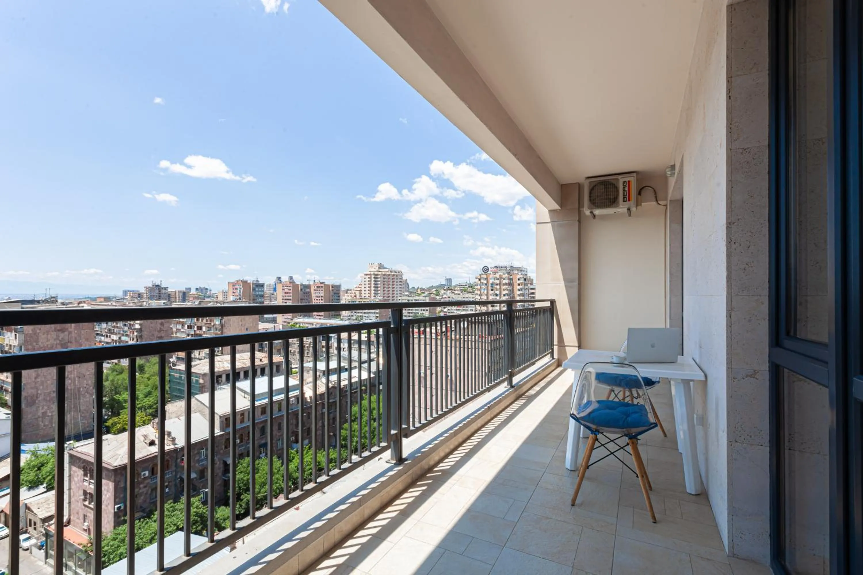 Balcony/Terrace in Apart-hotel on Koghbatsi 16