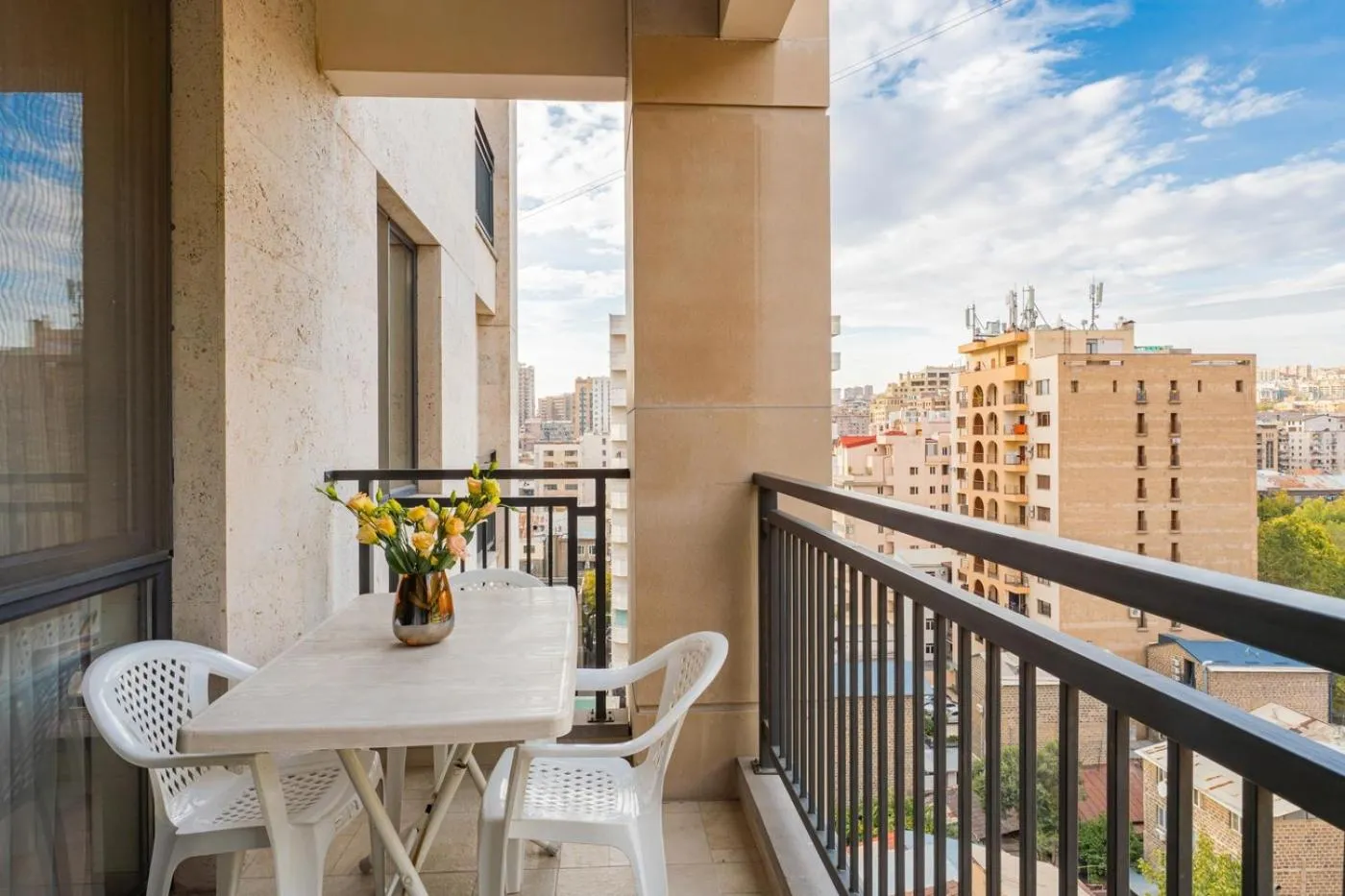 Balcony/Terrace in Apart-hotel on Koghbatsi 16