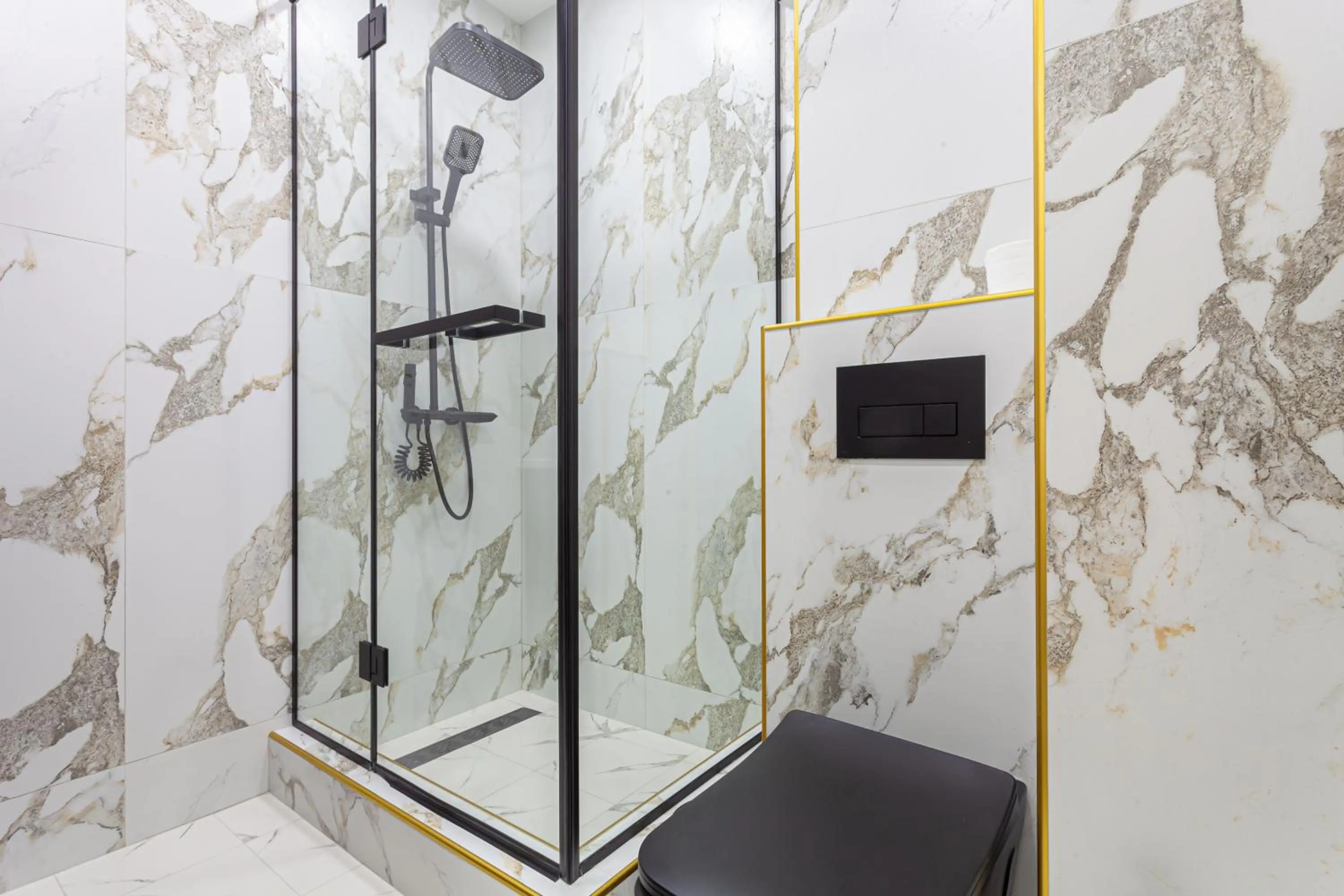 Shower in Apart-hotel on Koghbatsi 16