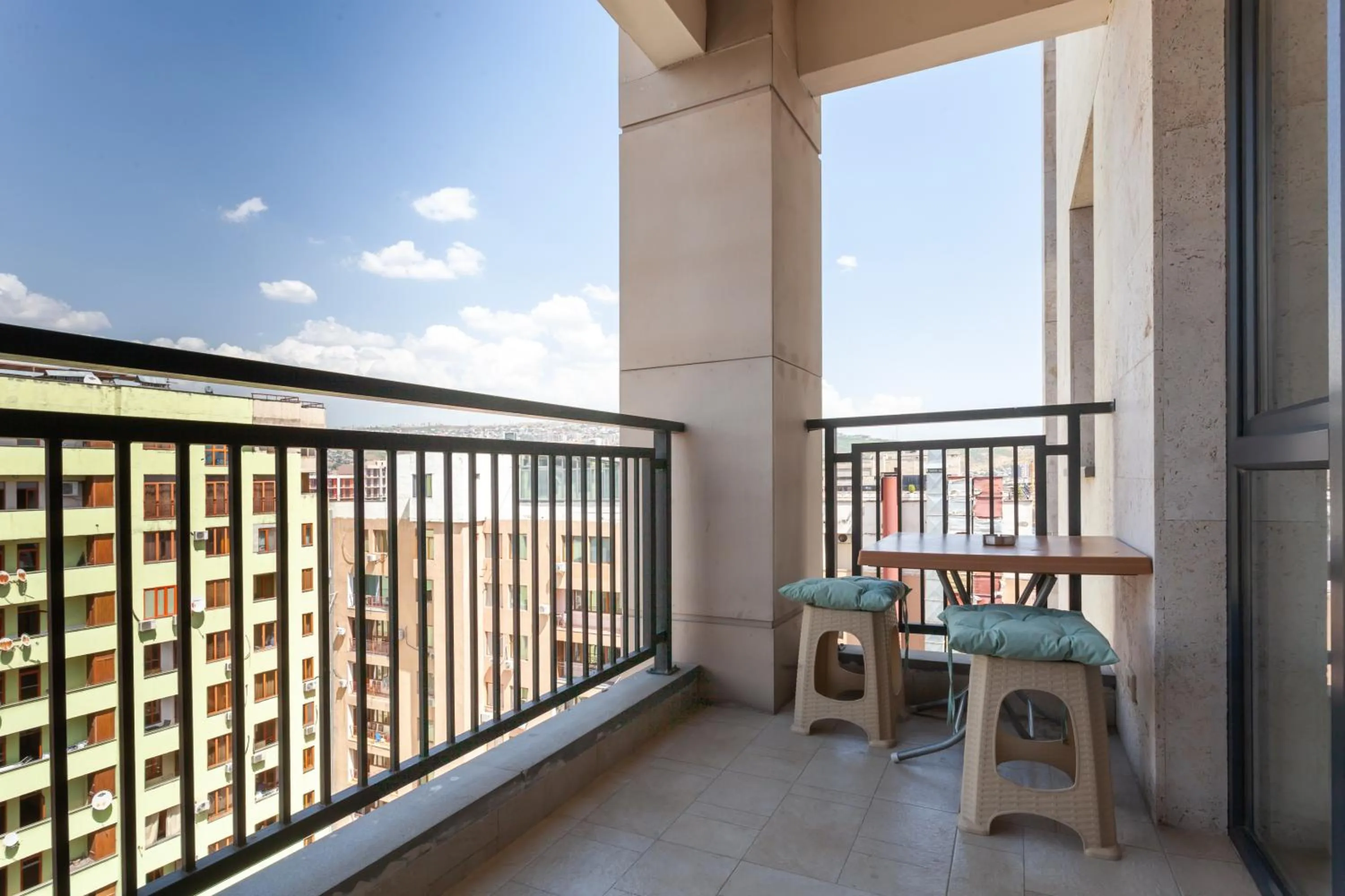 Balcony/Terrace in Apart-hotel on Koghbatsi 16