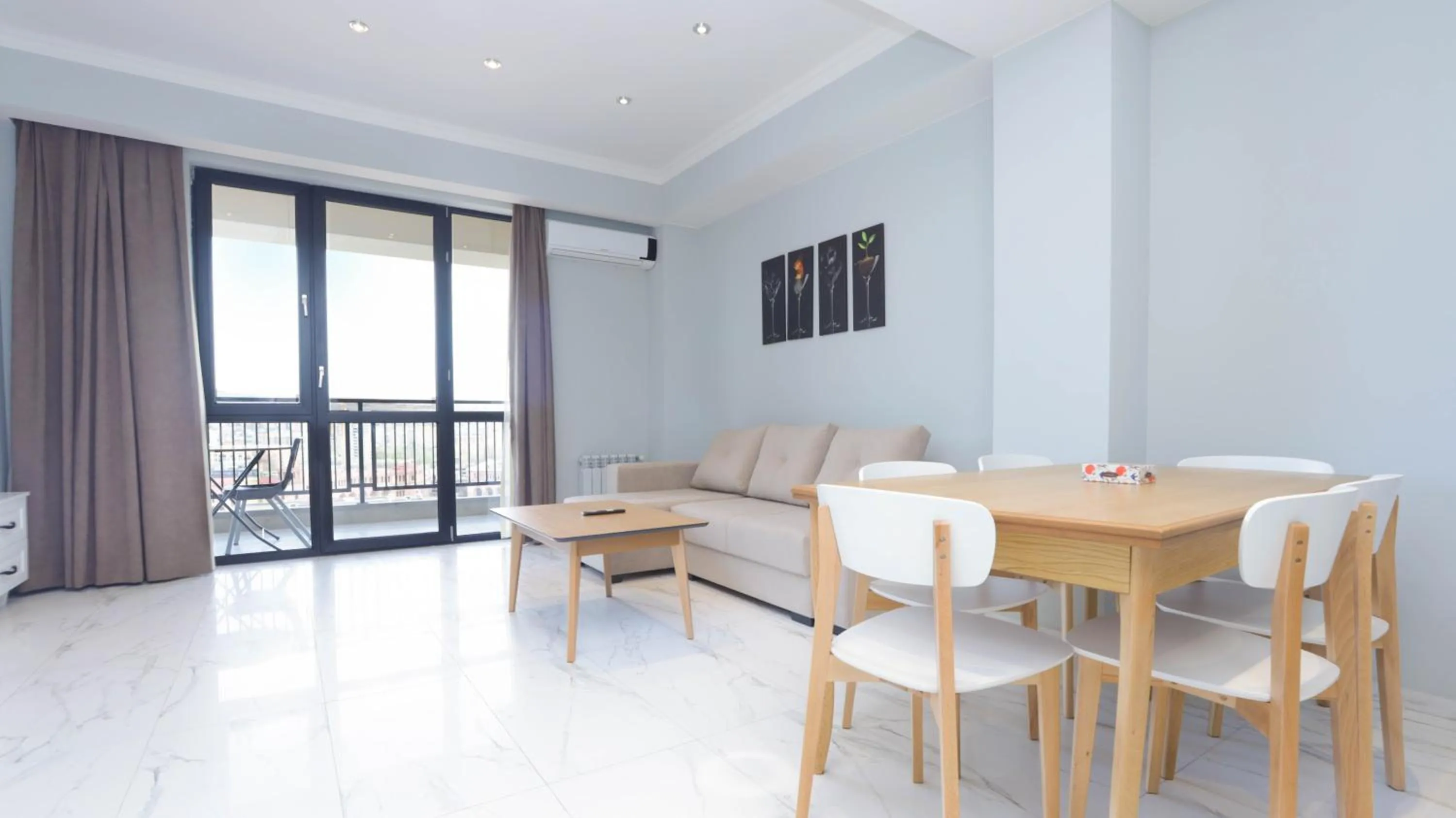 Dining area in Apart-hotel on Koghbatsi 16