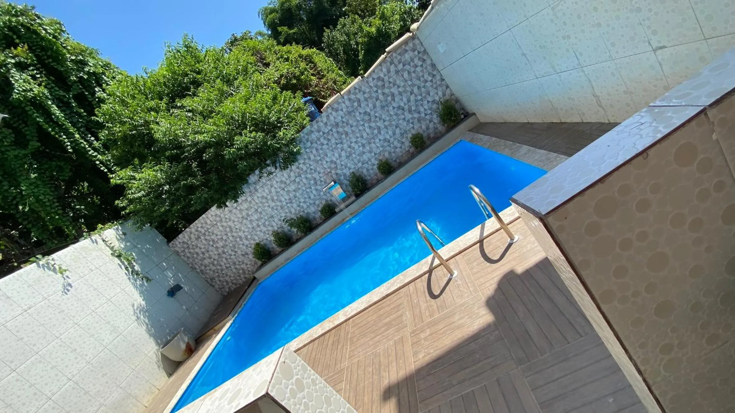 Swimming pool in Pousada Floripes