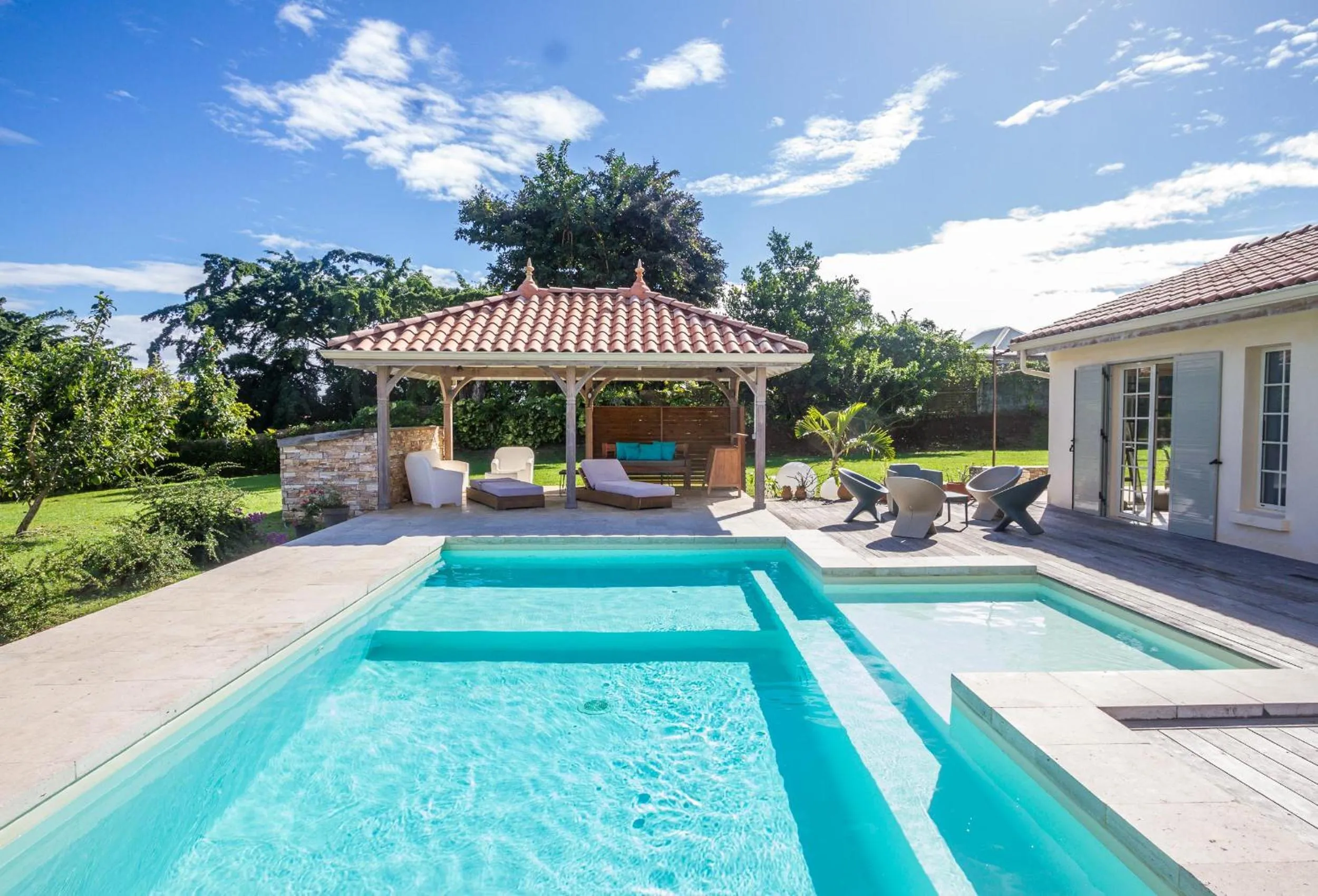 Property building in Habitation Saint Charles - Hôtel de Charme & Spa