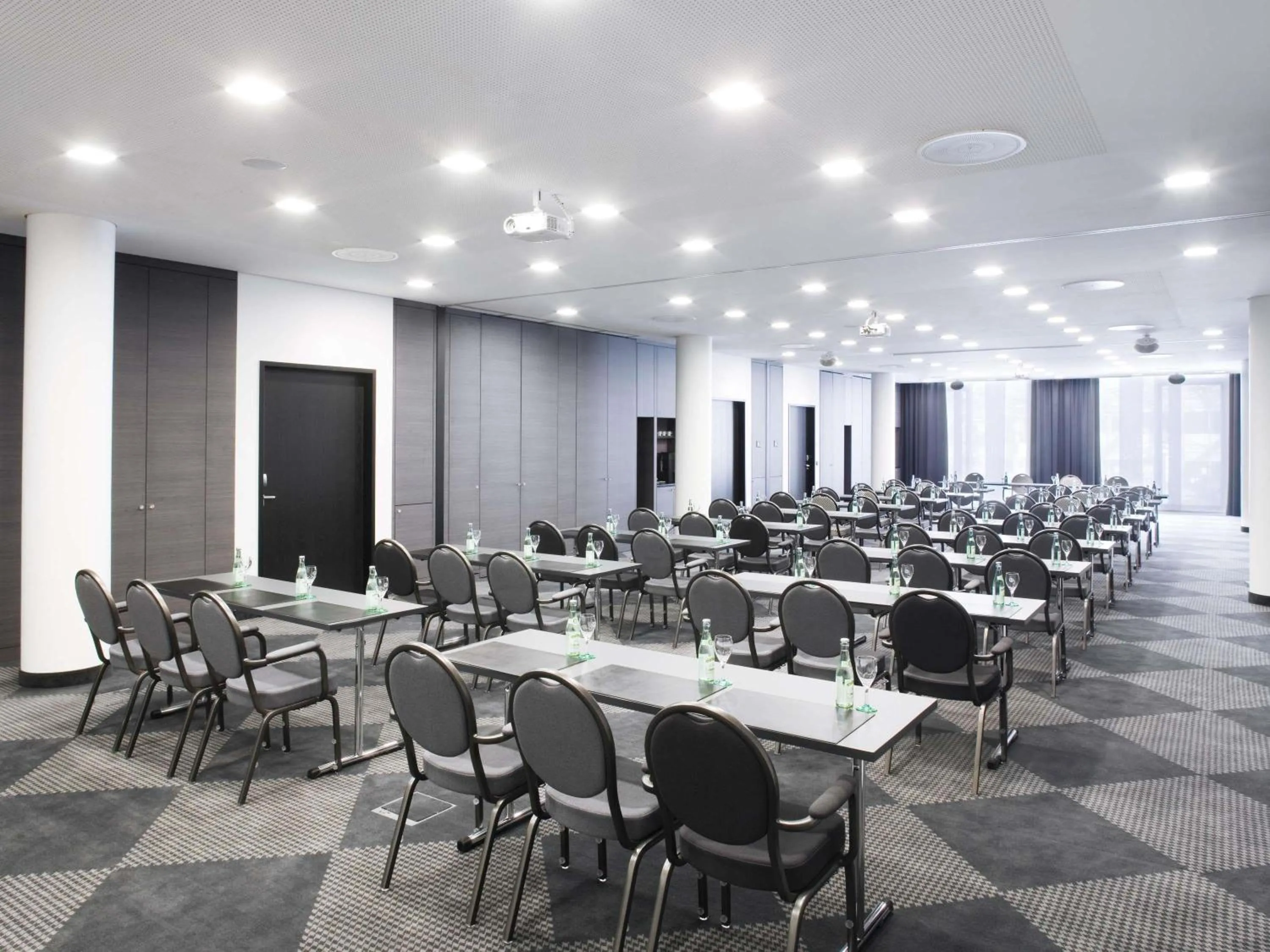 Meeting/conference room in Mövenpick Hotel Stuttgart Airport