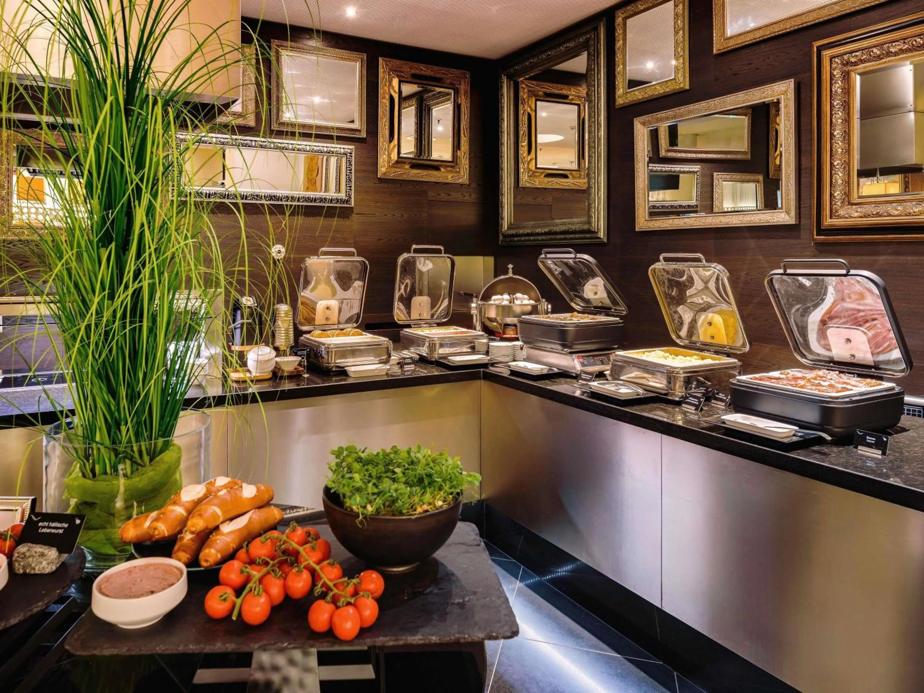 Breakfast in Mövenpick Hotel Stuttgart Airport