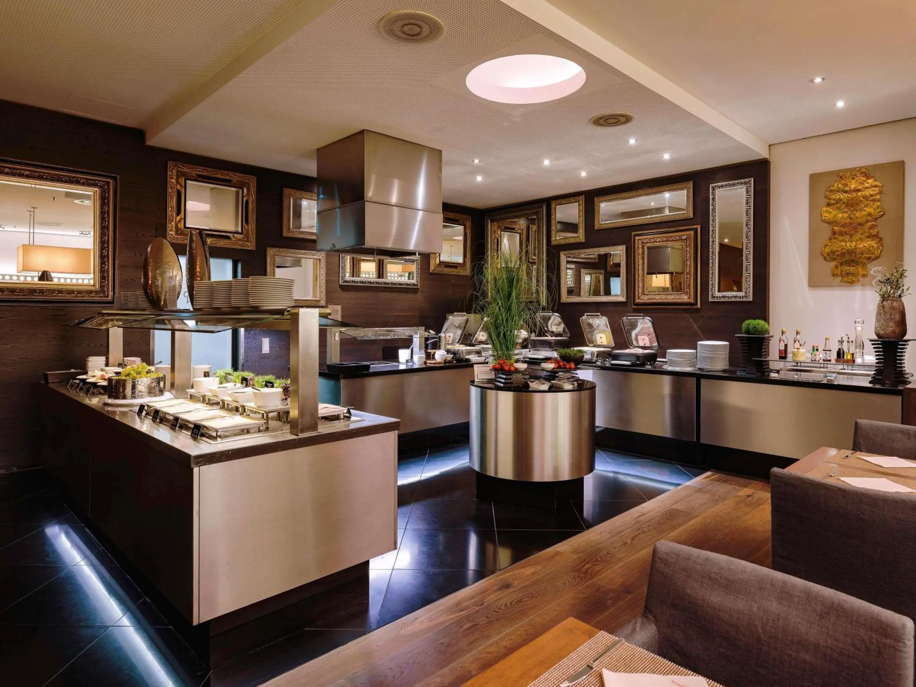 Breakfast in Mövenpick Hotel Stuttgart Airport