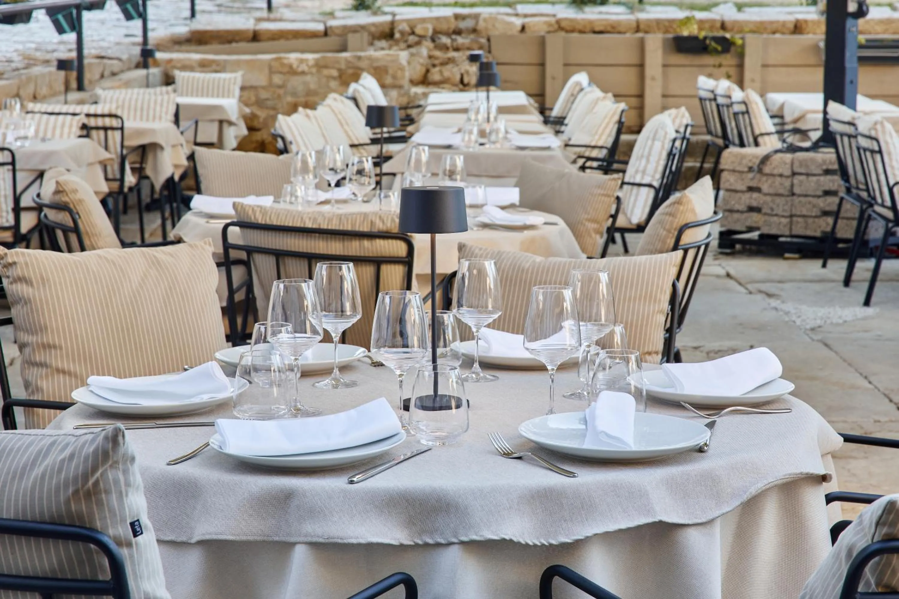 Restaurant/places to eat in Martis Forum Heritage Hotel & Residence