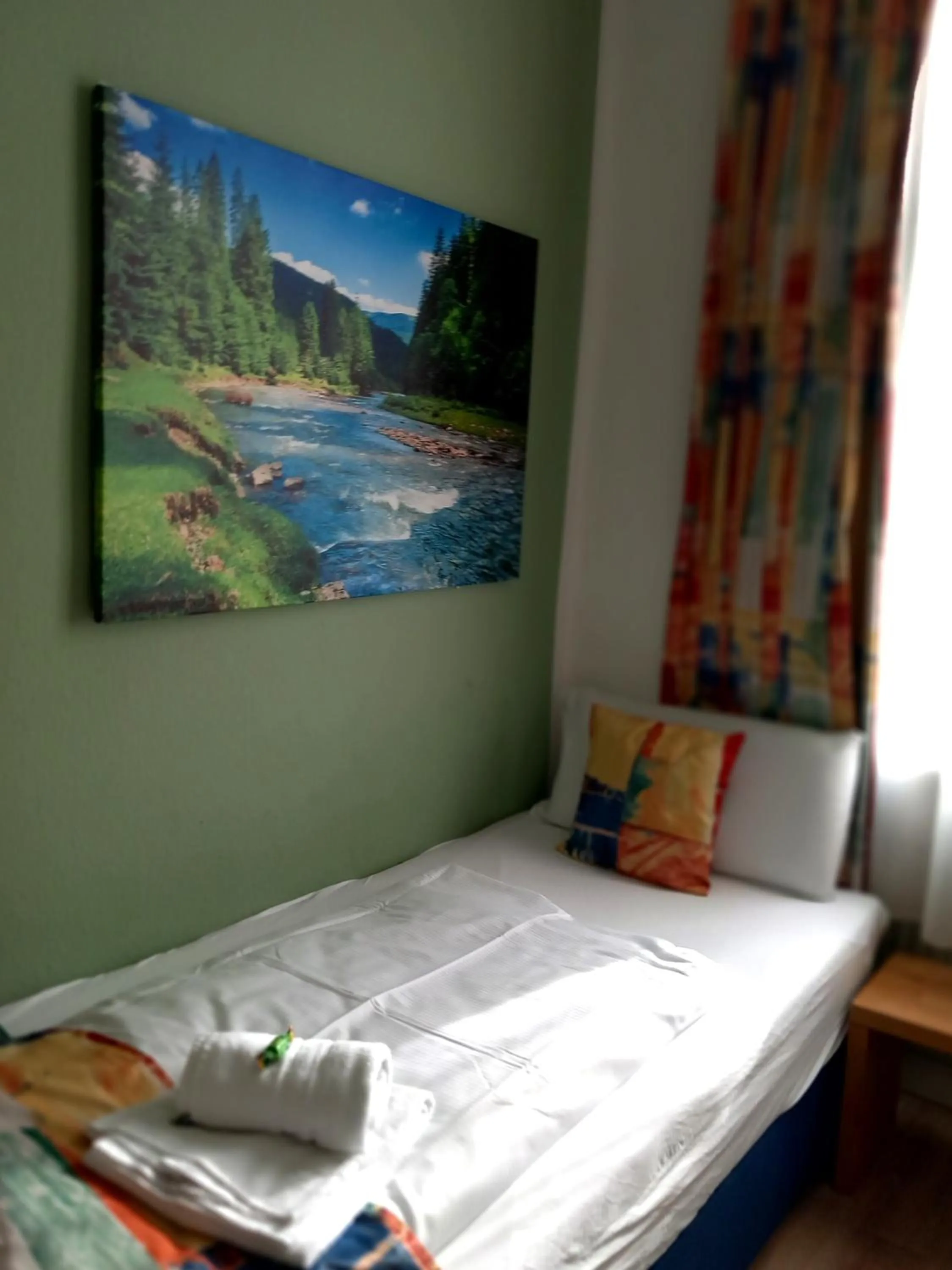 Natural landscape, Bed in Hotel Karolinger - Self Check-In