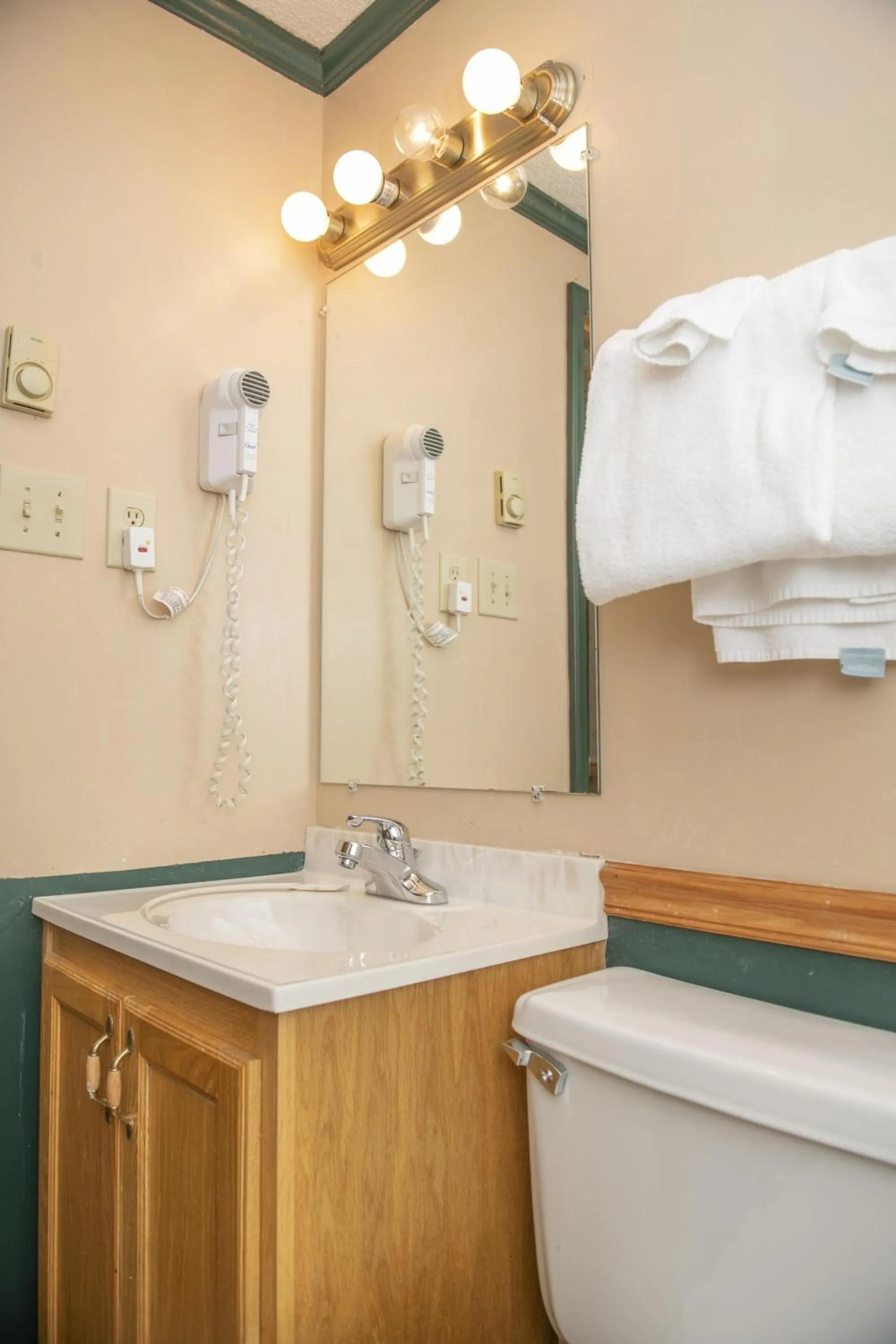 Property building in Stroll to Slopes, Village Area, Ski in-out MtLodge 294