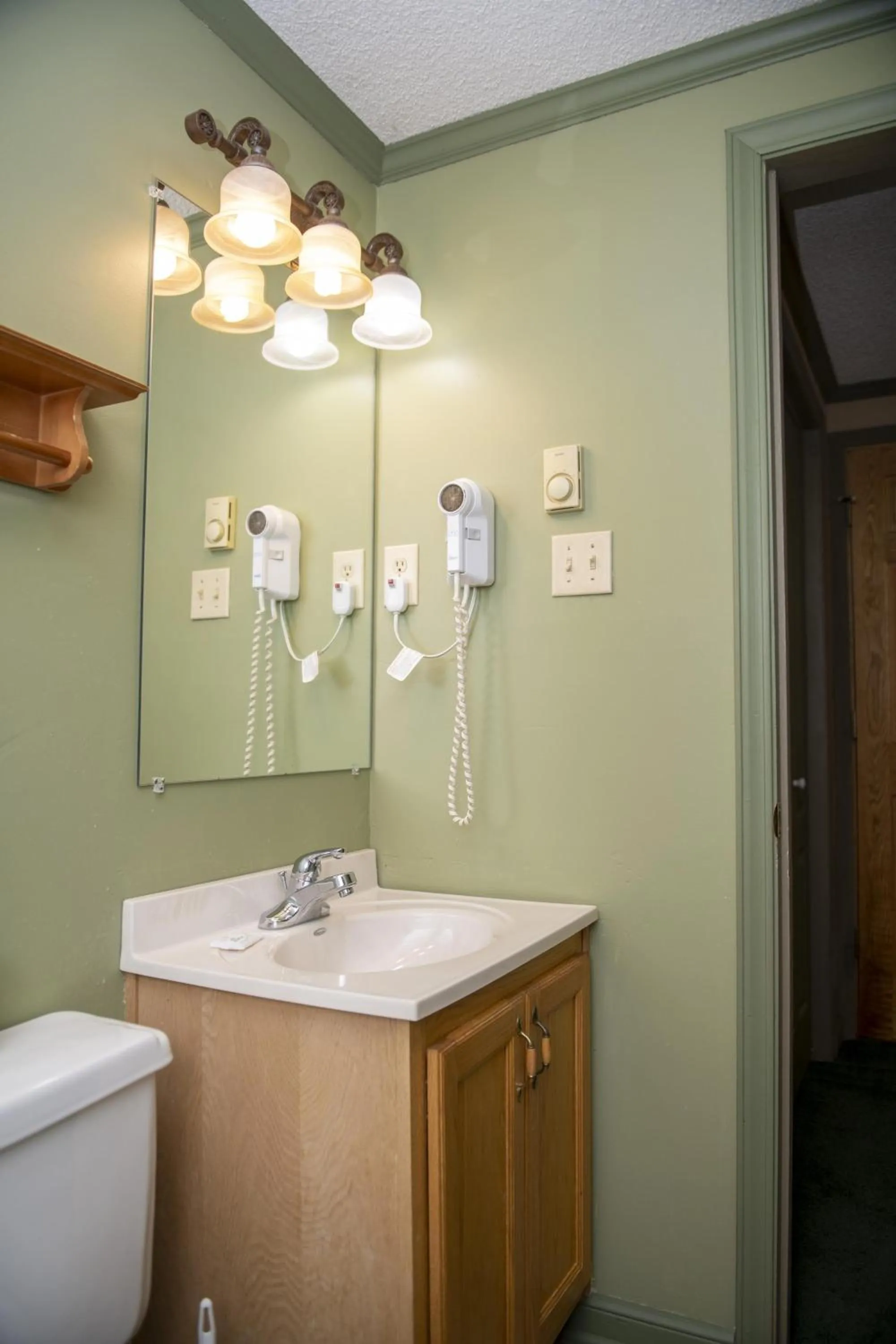 Property building in Stroll to Slopes, Village Area, Ski in-out MtLodge 294