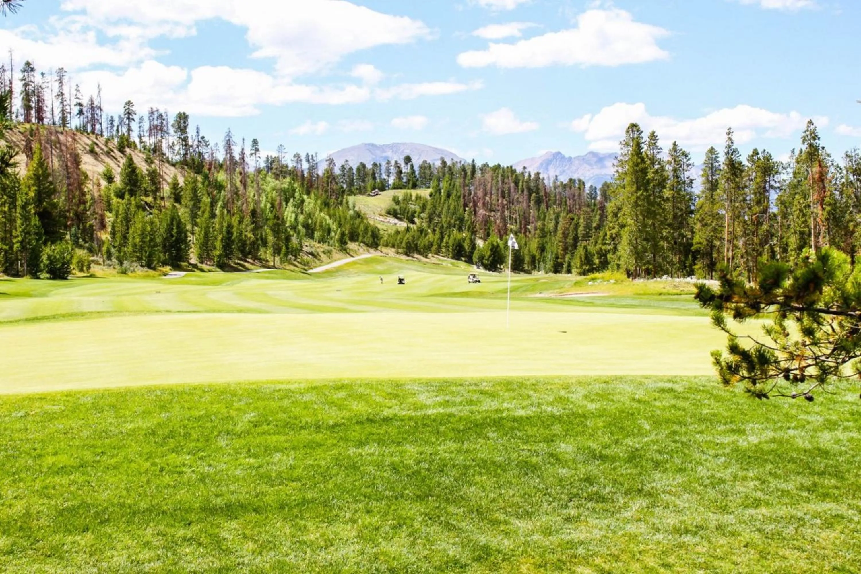 Golfcourse in Jackpine Lodge by Summit County Mountain Retreats