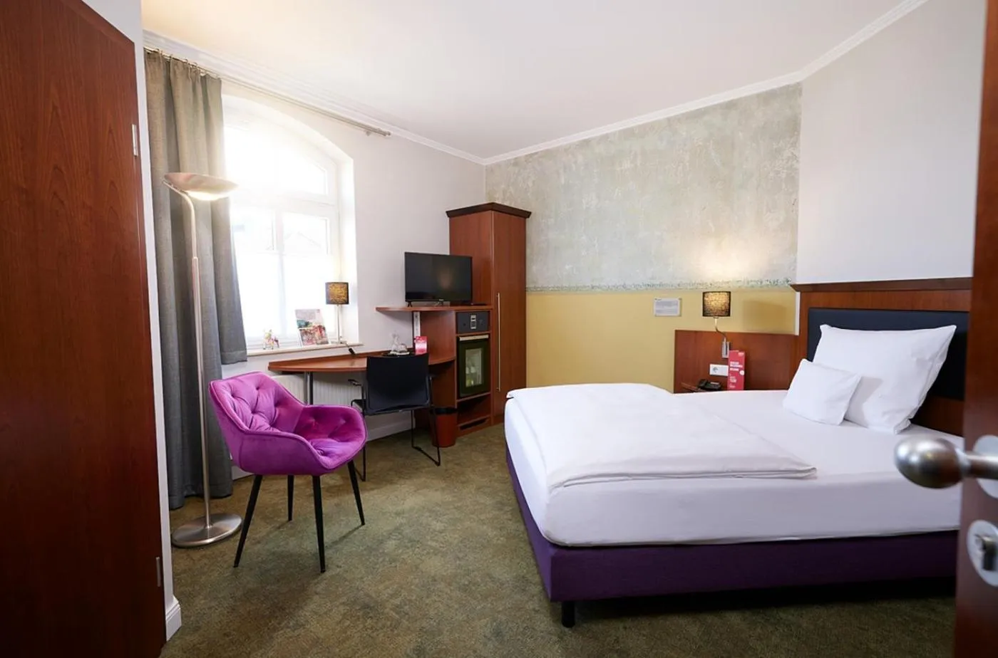 Bedroom, Bed in Kochs Stadthotel