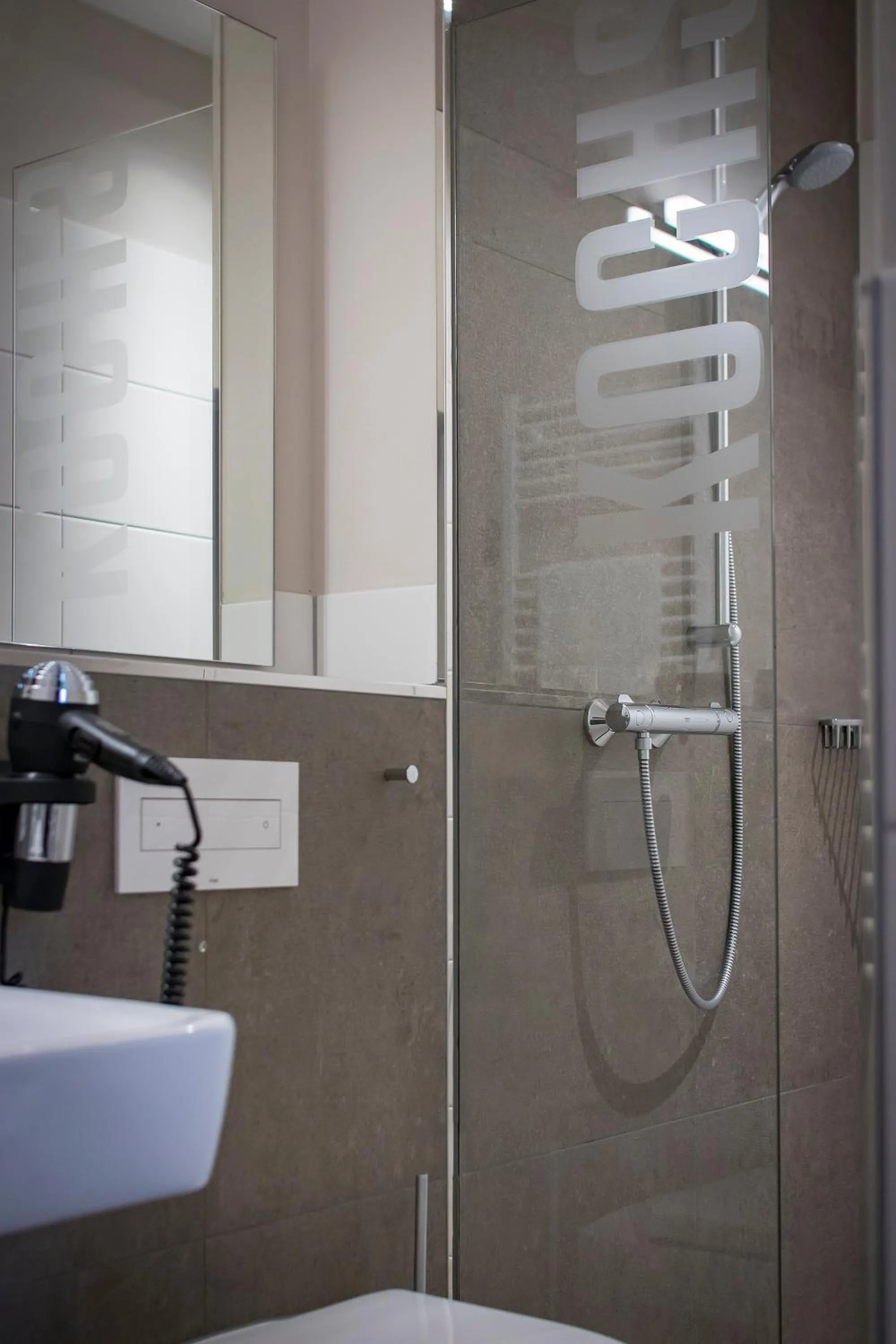 Bathroom in Kochs Stadthotel