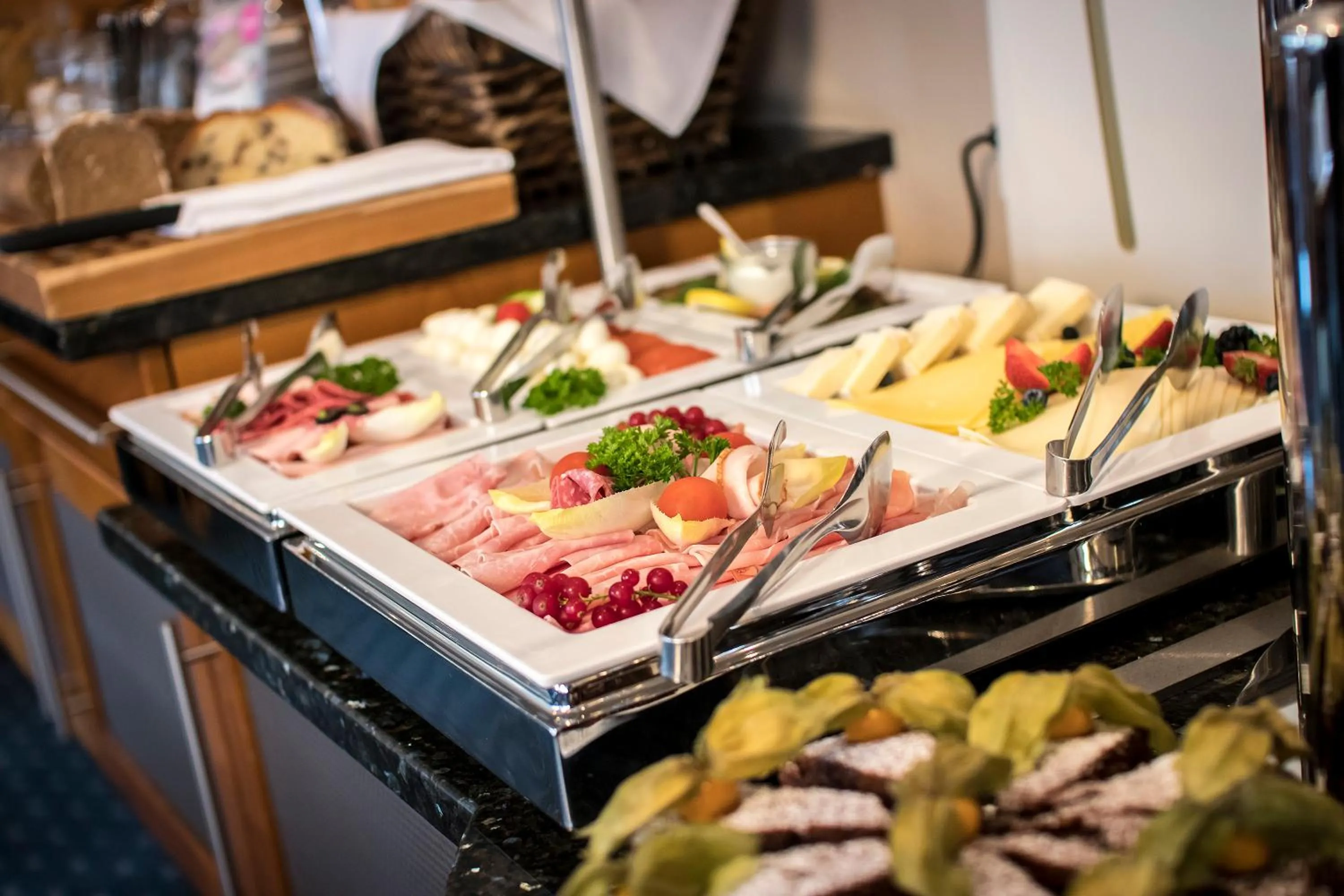 Buffet breakfast in Kochs Stadthotel
