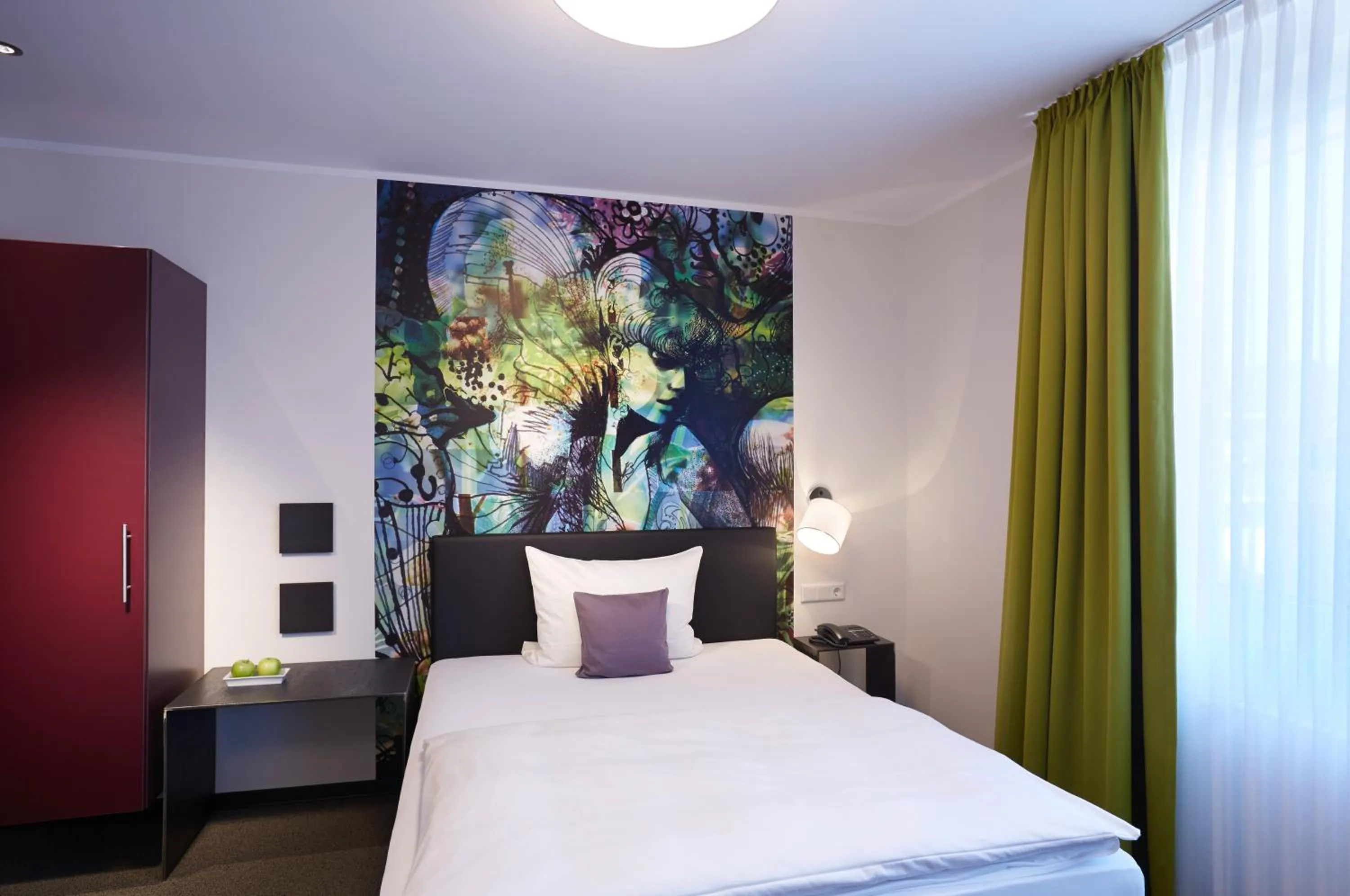 Photo of the whole room, Bed in Kochs Stadthotel