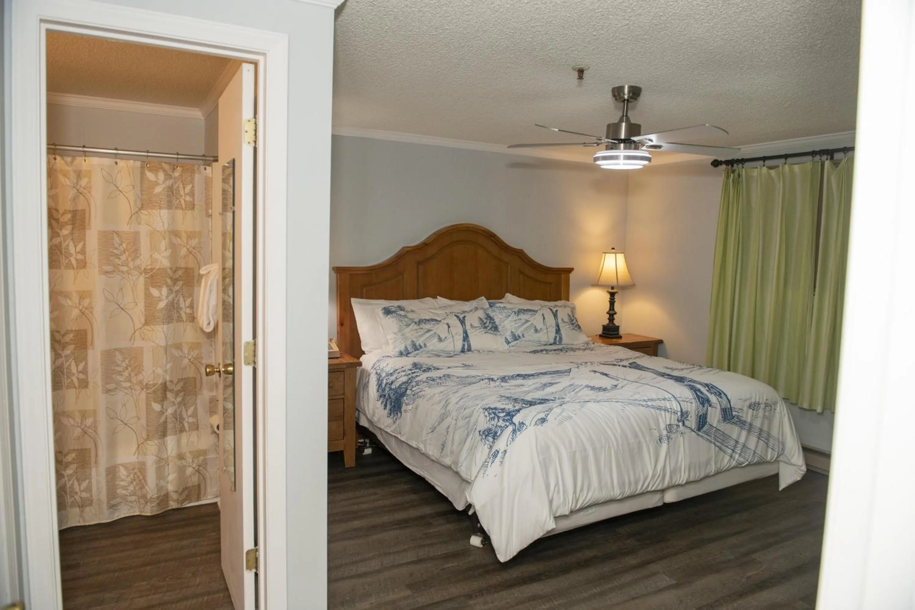 Property building, Bed in Stroll to Slopes, Village Area, Ski in-out MtLodge 343