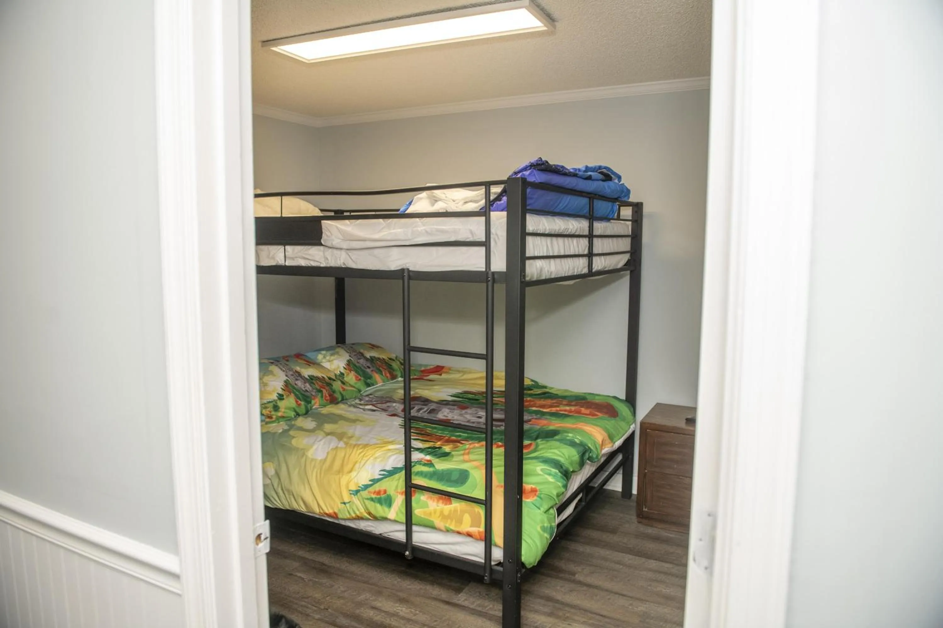 Property building, Bed in Stroll to Slopes, Village Area, Ski in-out MtLodge 343