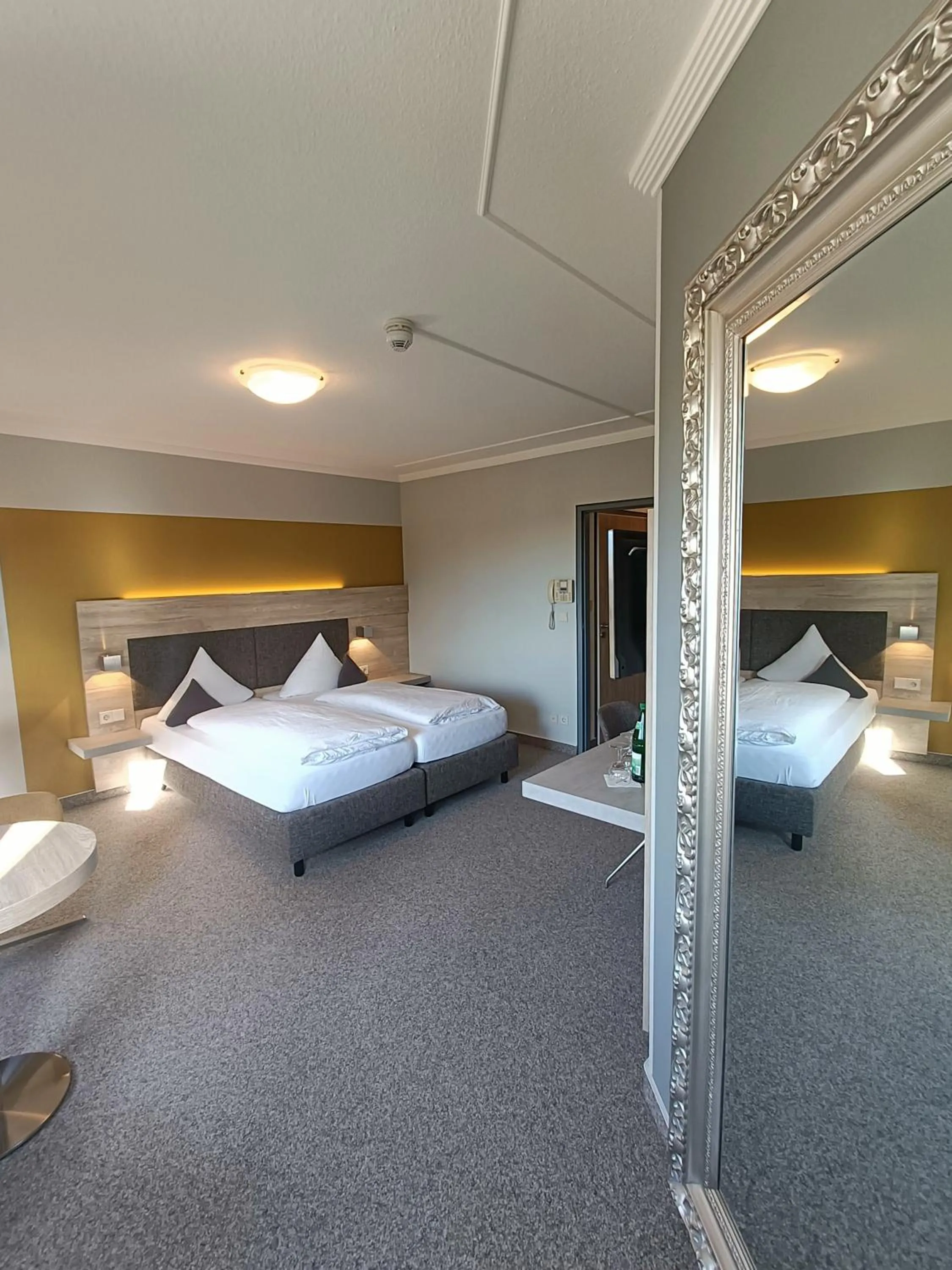 Bed in BurgStadt-Hotel