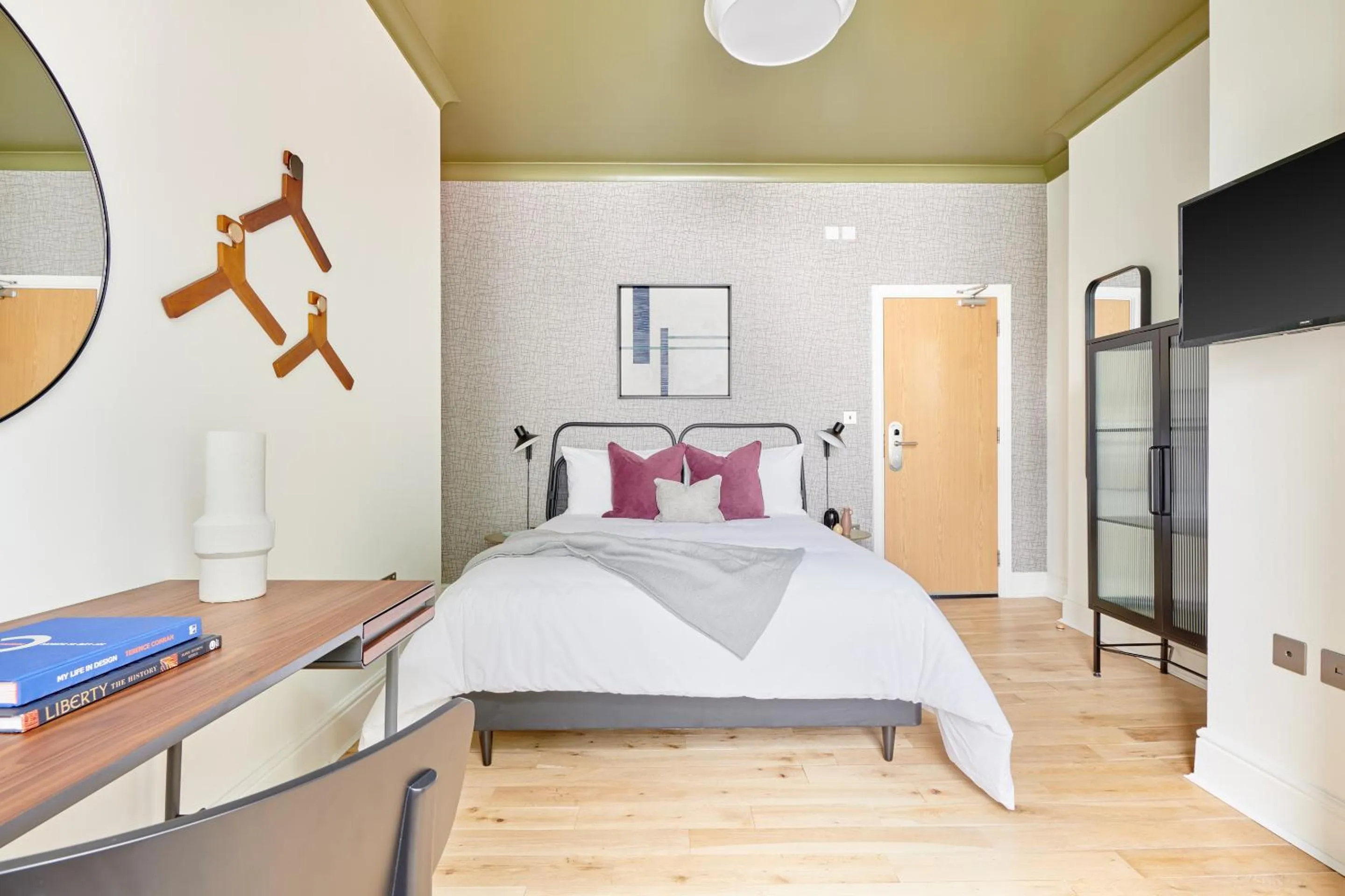 Queen Room in Camden Road