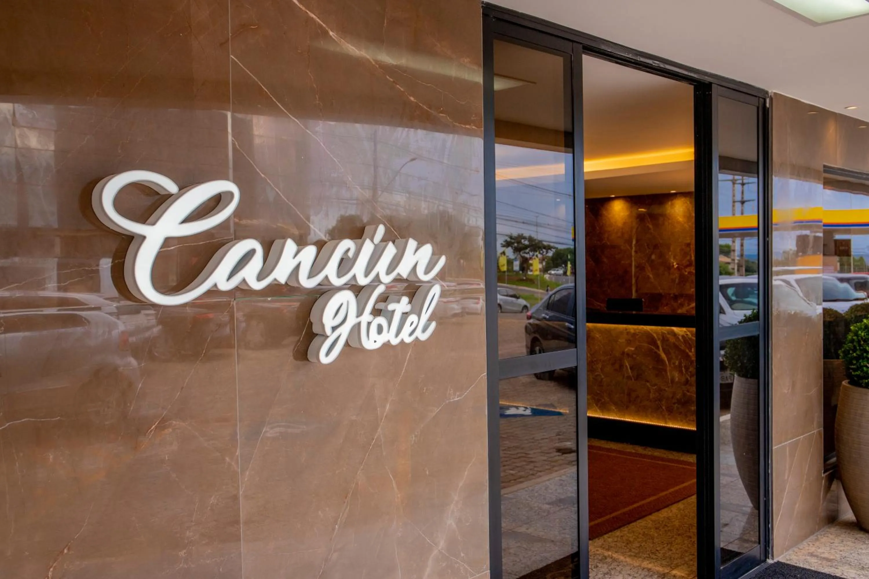 Property logo or sign in Cancún Hotel by H Hotéis - Airport