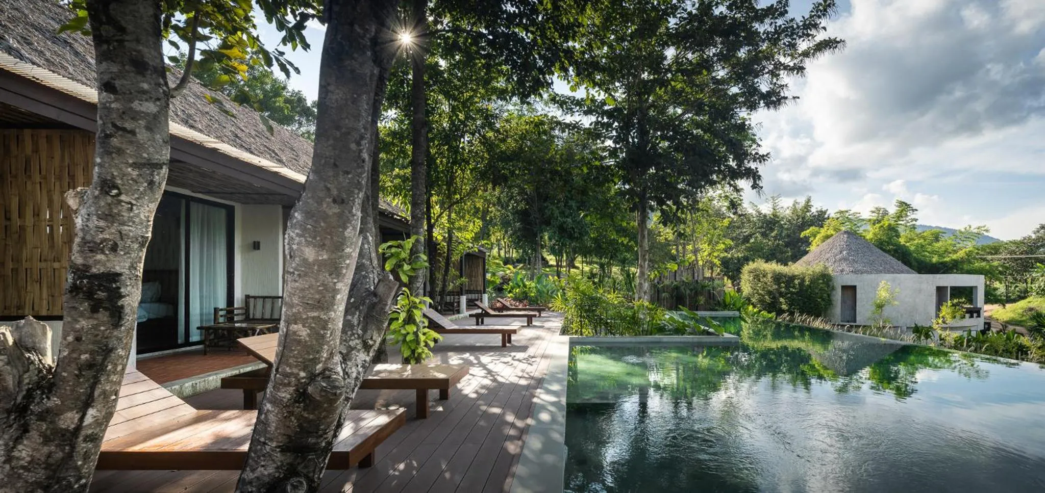 Swimming pool in Phapok Eco Resort