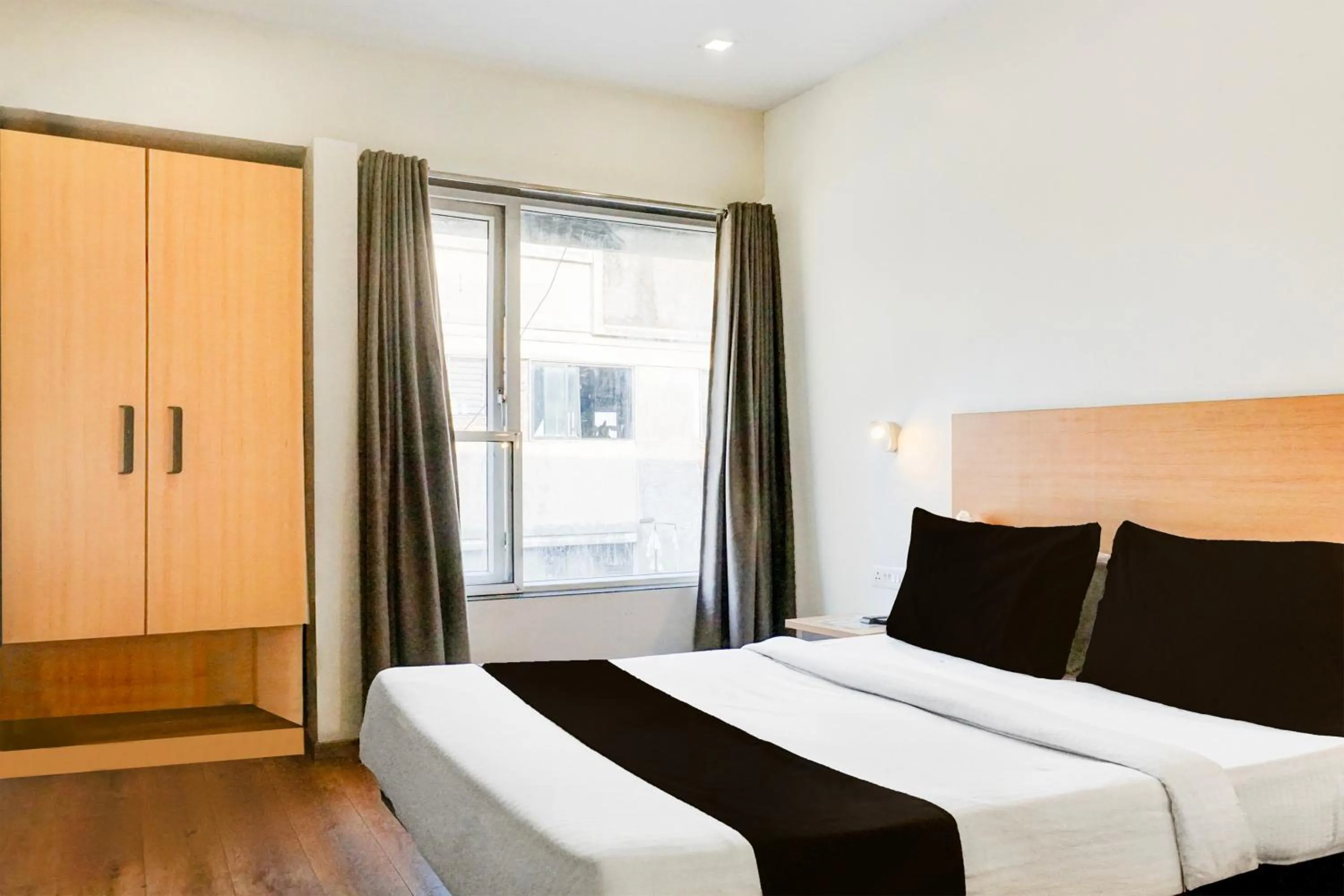 Bedroom, Bed in Super Townhouse MG Road Pune