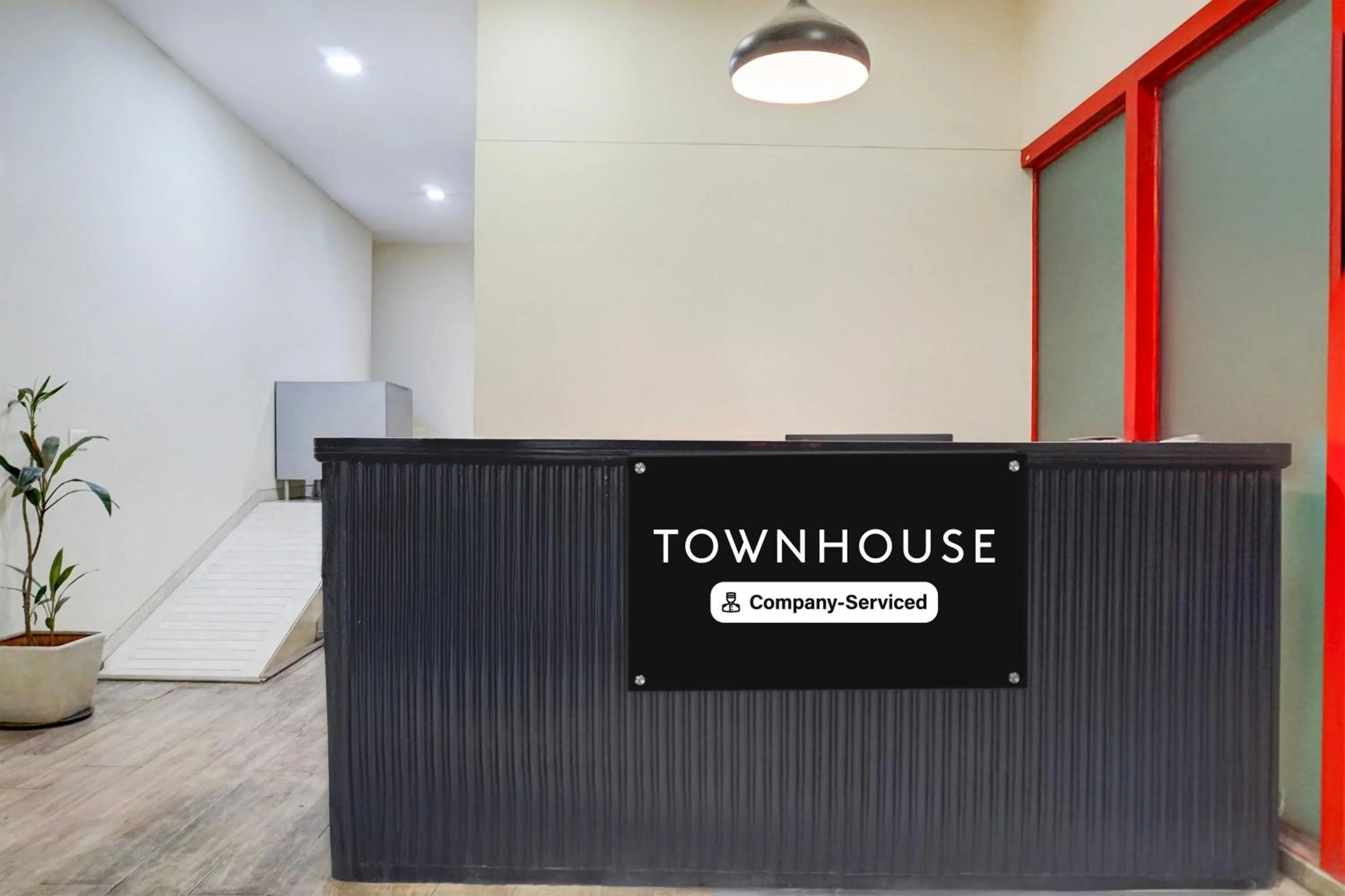 Lobby or reception in Super Townhouse MG Road Pune