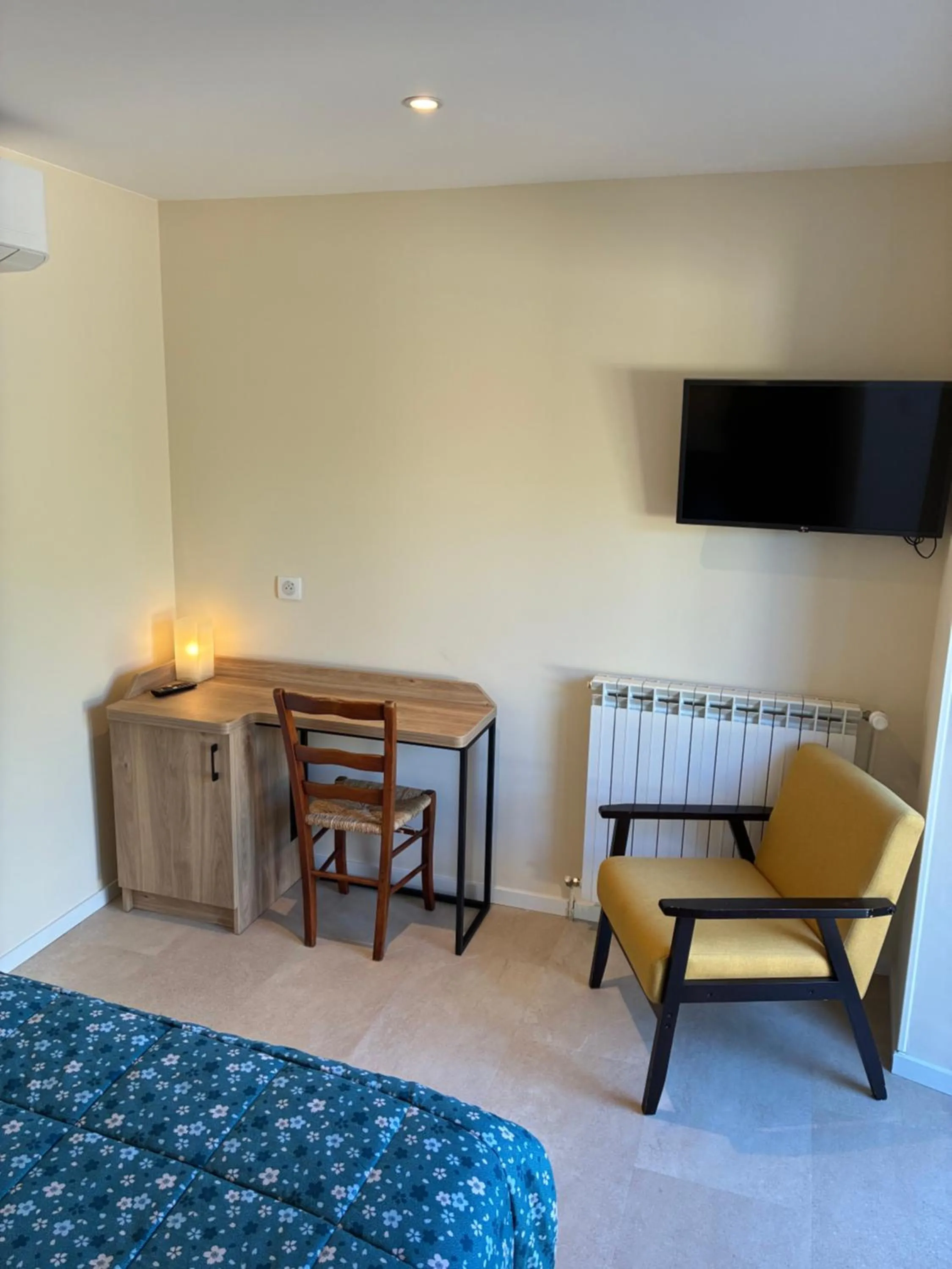 Bed in Auberge de Saugras