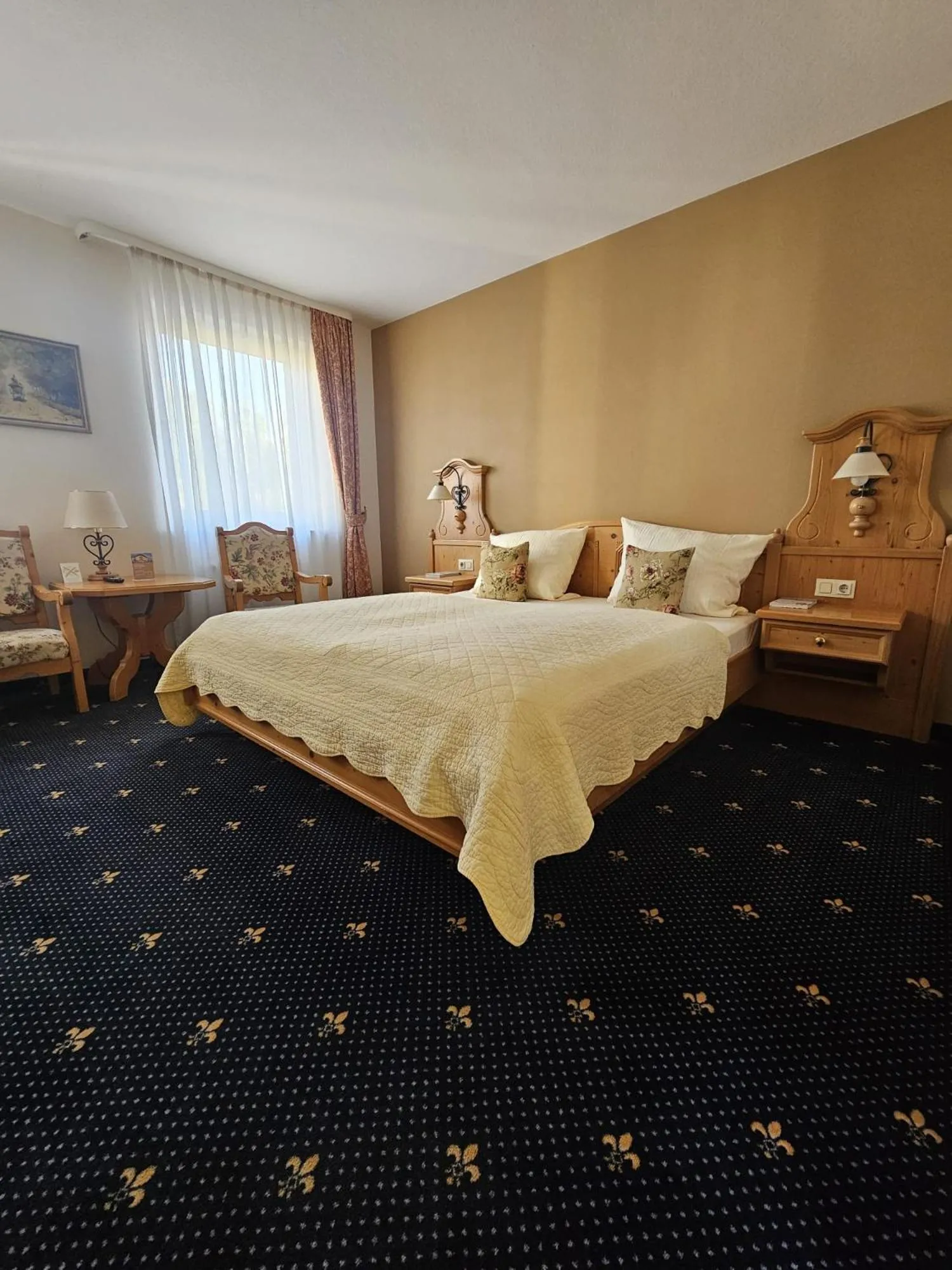 Bedroom, Bed in Hotel Rüdesheimer Hof