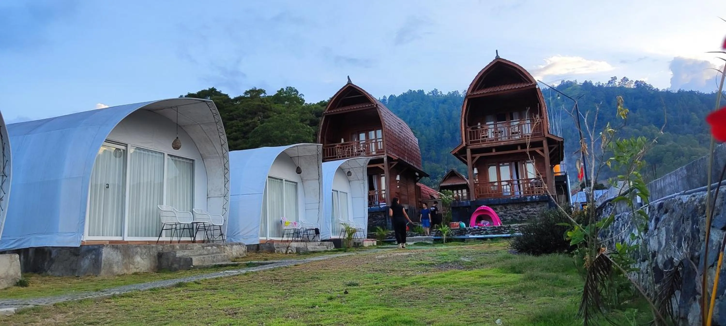 Property building in Villa Kedisan Lakeview