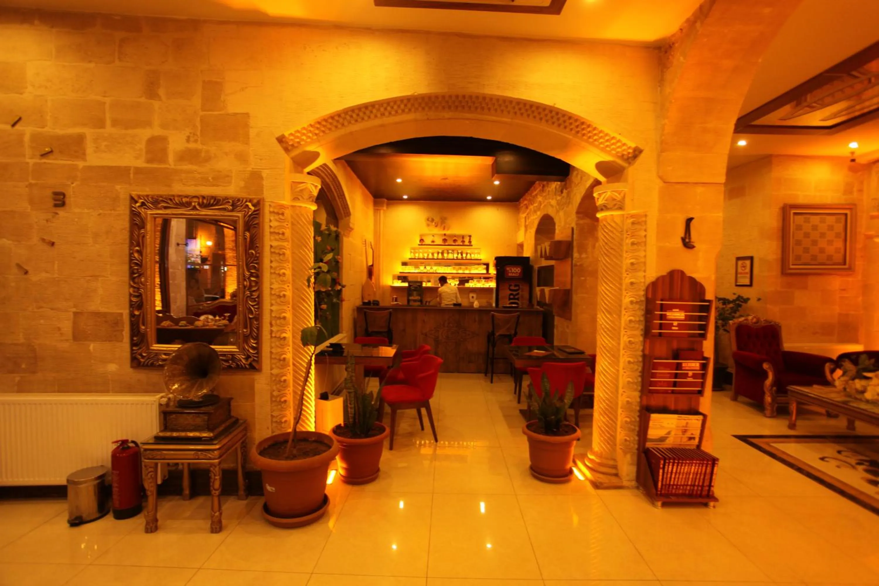 Restaurant/places to eat in Tuğhan Hotel