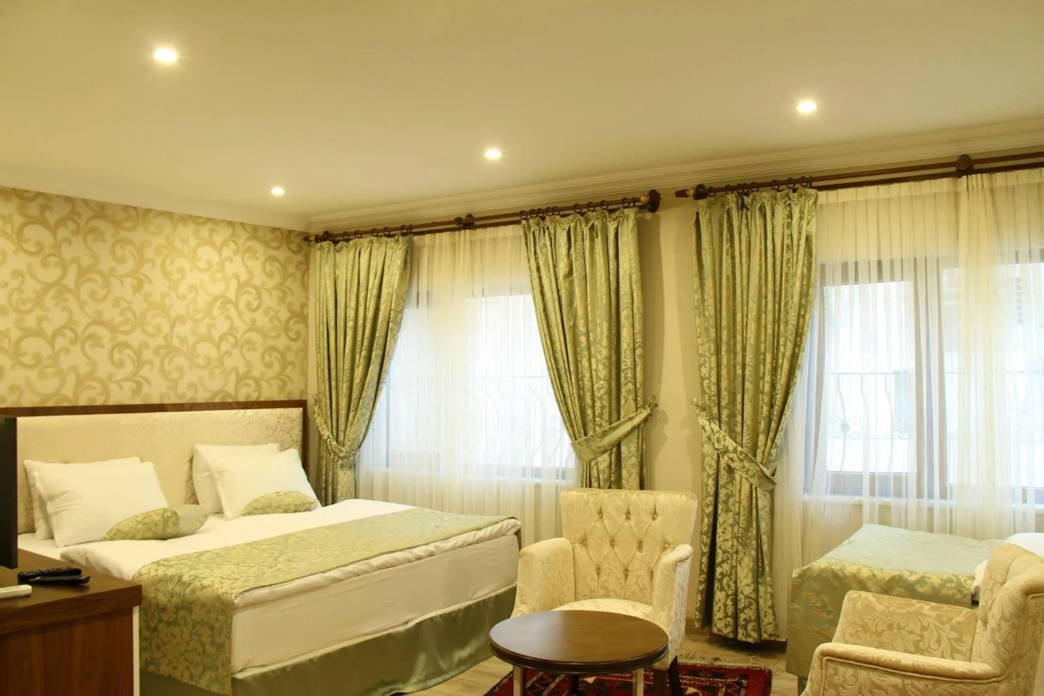 Bedroom, Bed in Tuğhan Hotel
