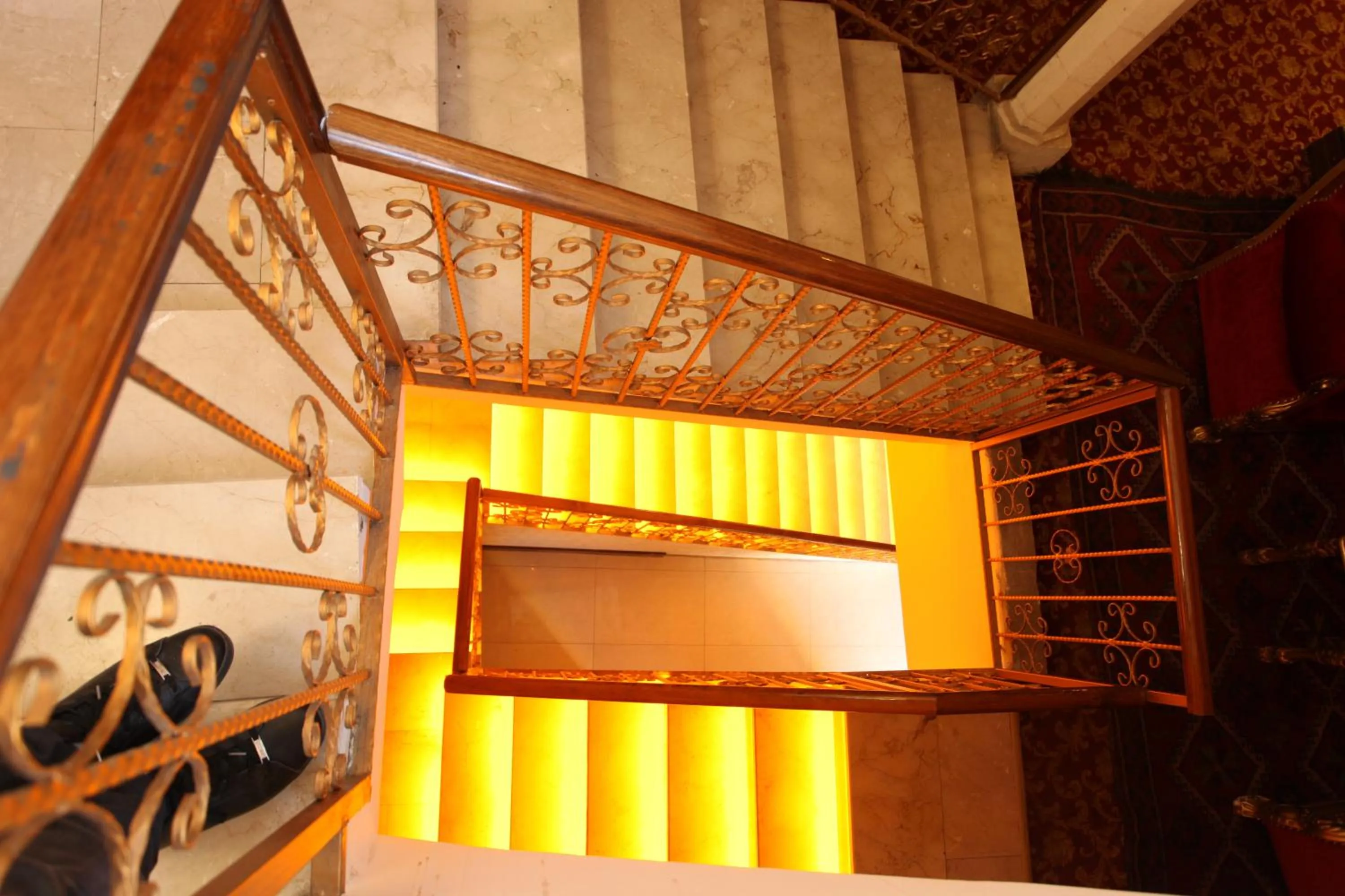 TV and multimedia in Tuğhan Hotel