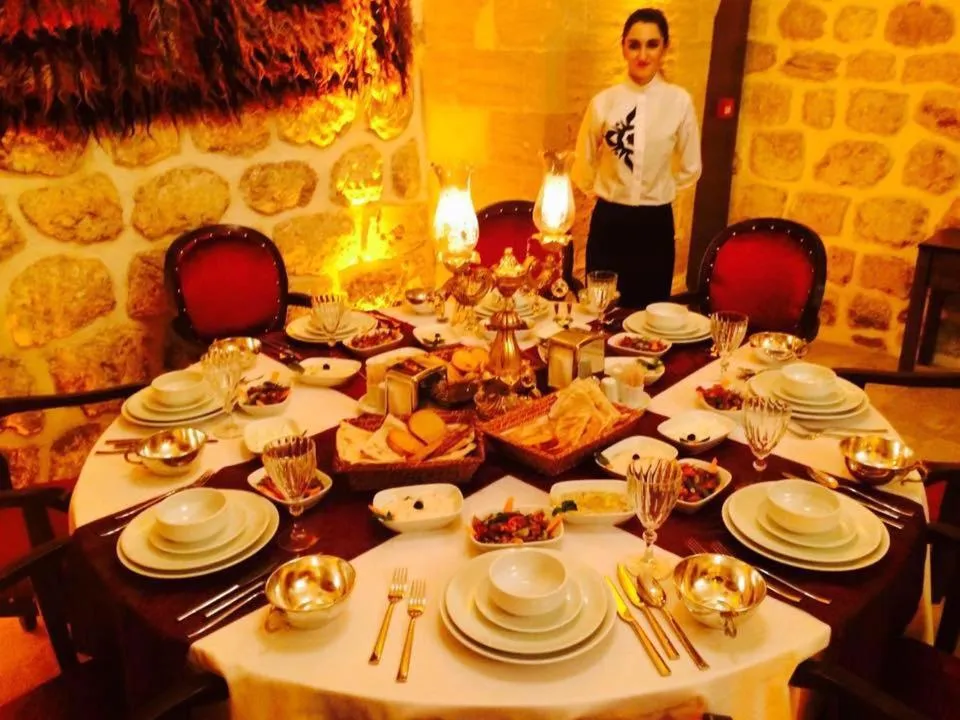 Restaurant/places to eat in Tuğhan Hotel