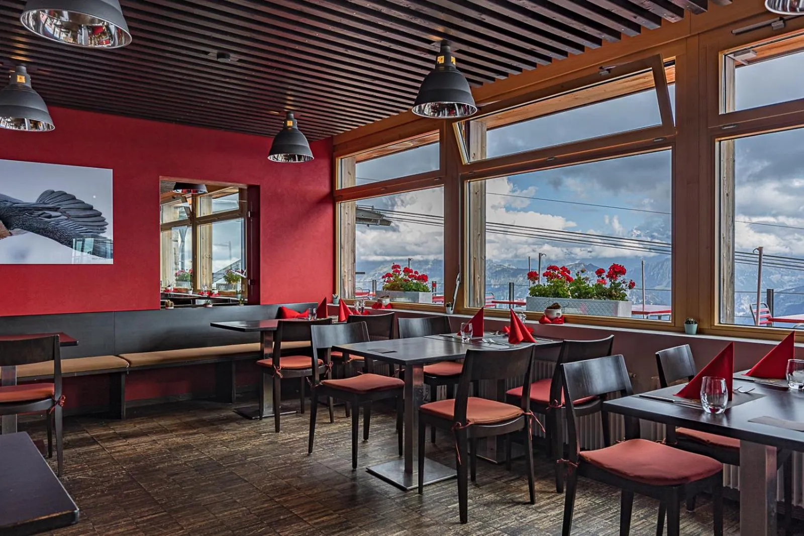 Restaurant/places to eat in Berghaus Niederhorn