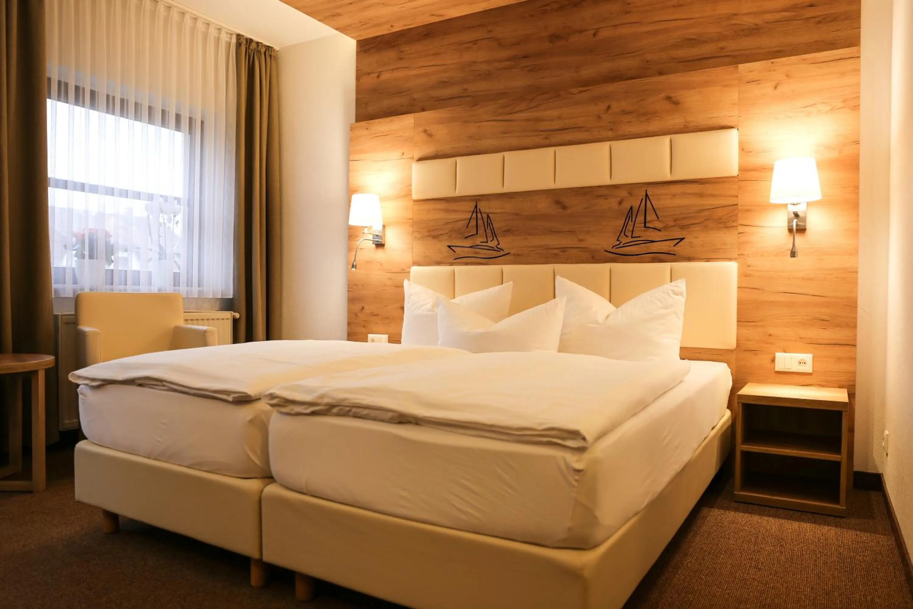 Photo of the whole room, Bed in Lindenhotel Stralsund